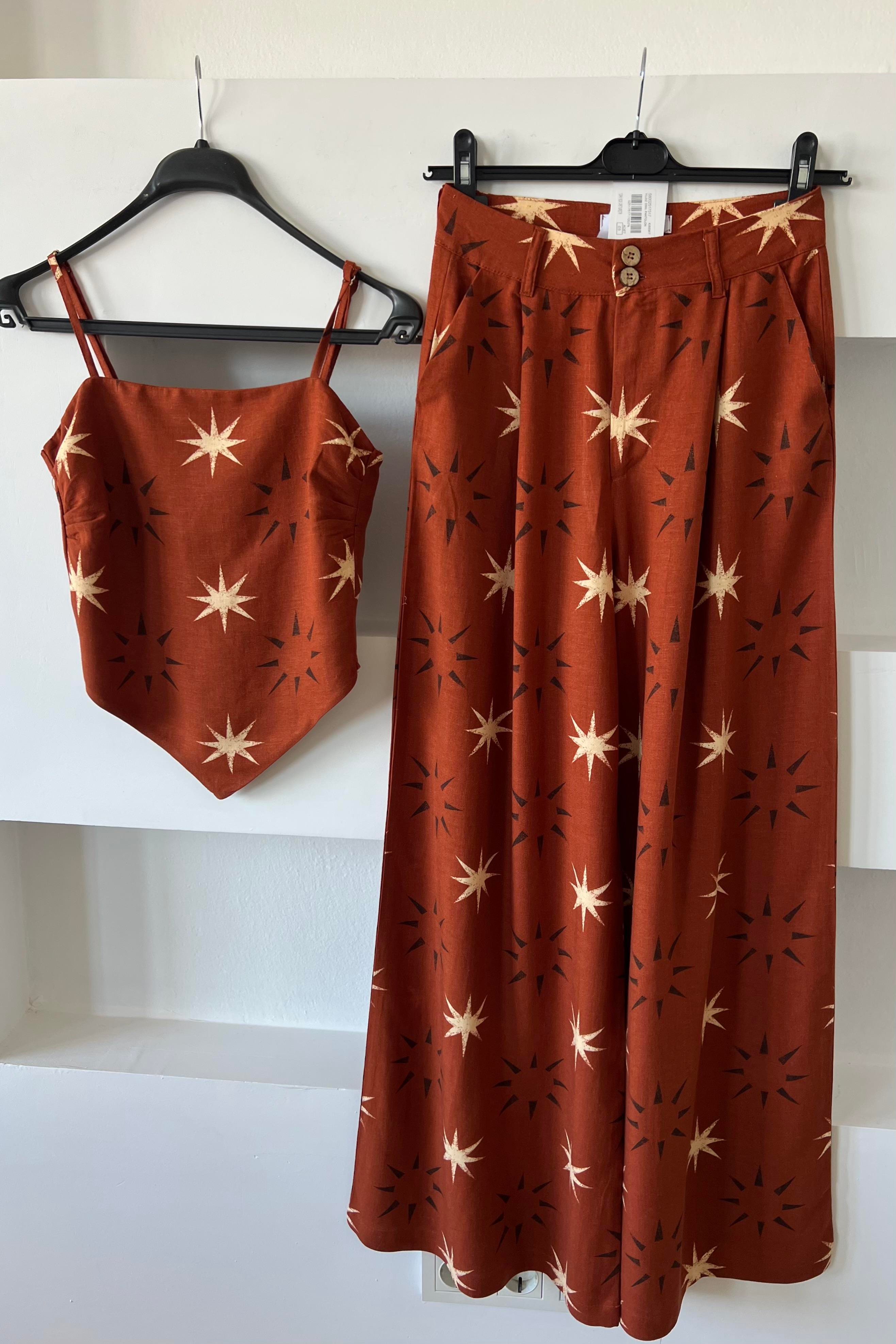 Yıldız Desenli Asimetrik Bluz ve Pantolon Takım uygun fiyatlarda www.butikhola.com adresinde