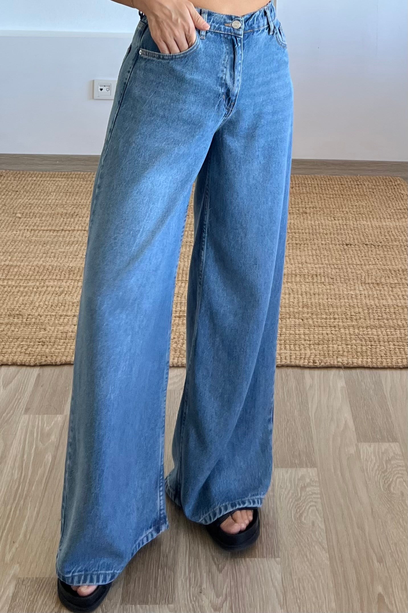 Yumuşak Dokulu Beli Lastikli Jean uygun fiyatlarda www.butikhola.com adresinde