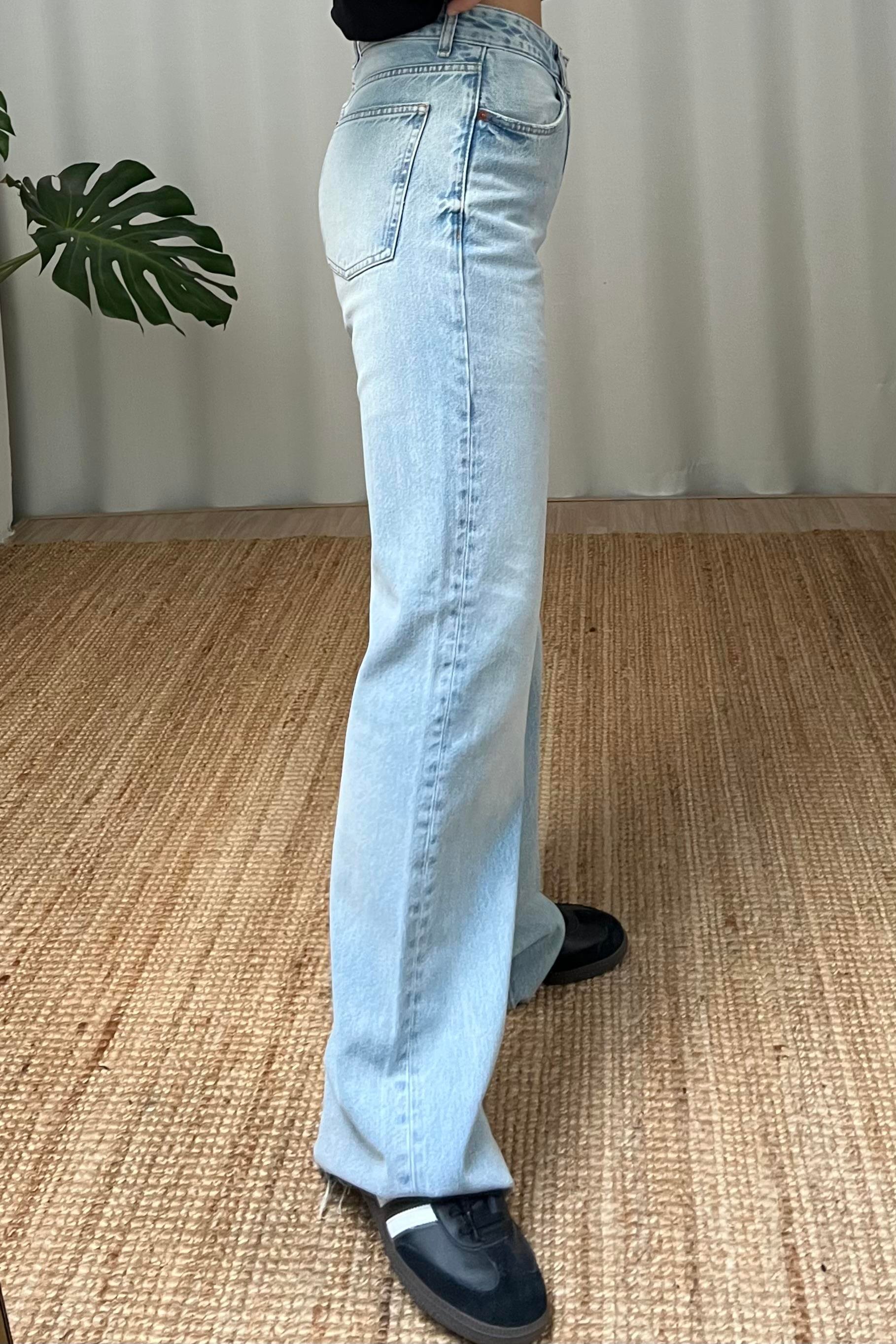 Zr Açık Mavi Yüksek Bel Wide Leg Yıkamalı Jean uygun fiyatlarda www.butikhola.com adresinde