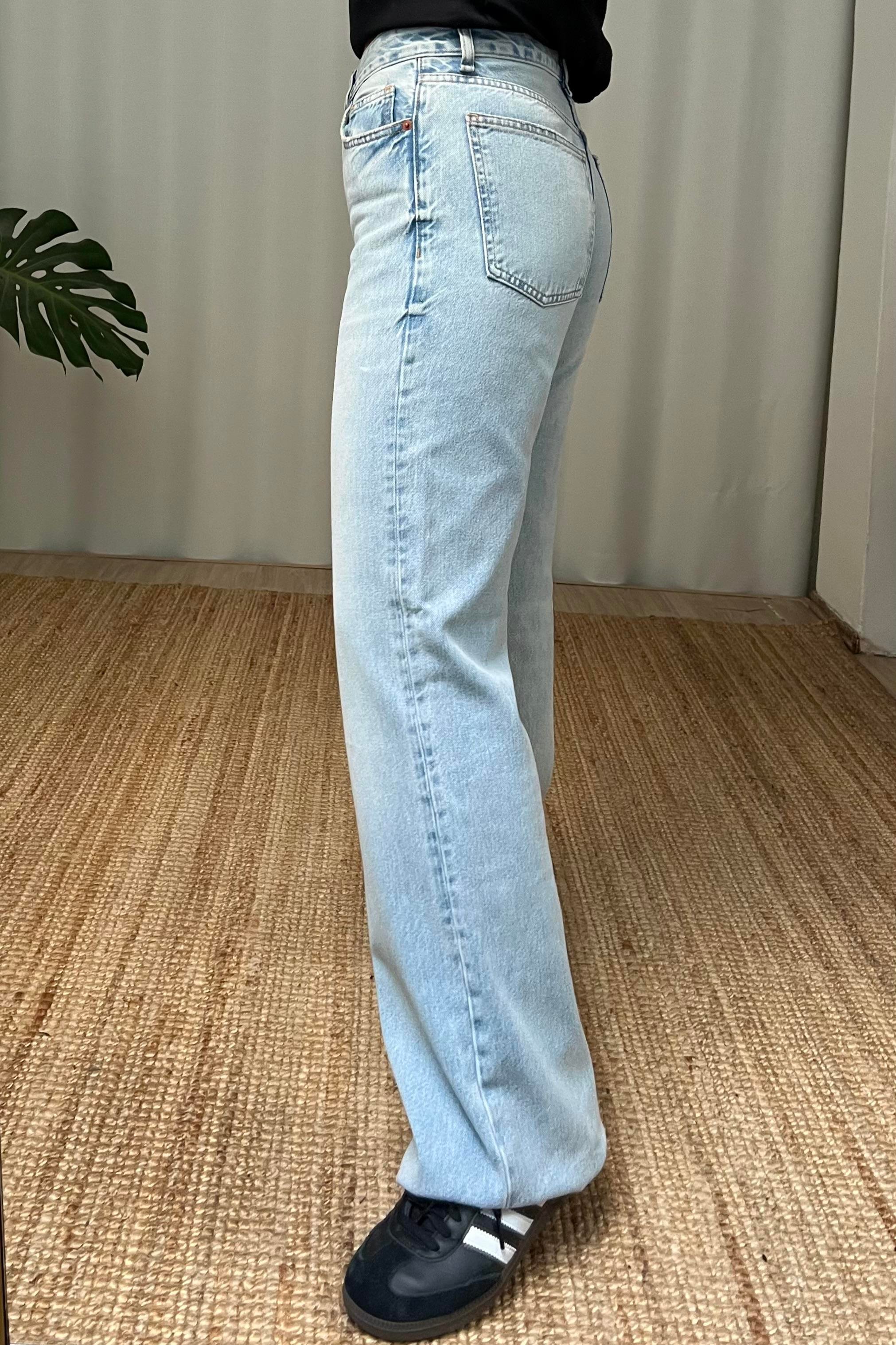 Zr Açık Mavi Yüksek Bel Wide Leg Yıkamalı Jean uygun fiyatlarda www.butikhola.com adresinde