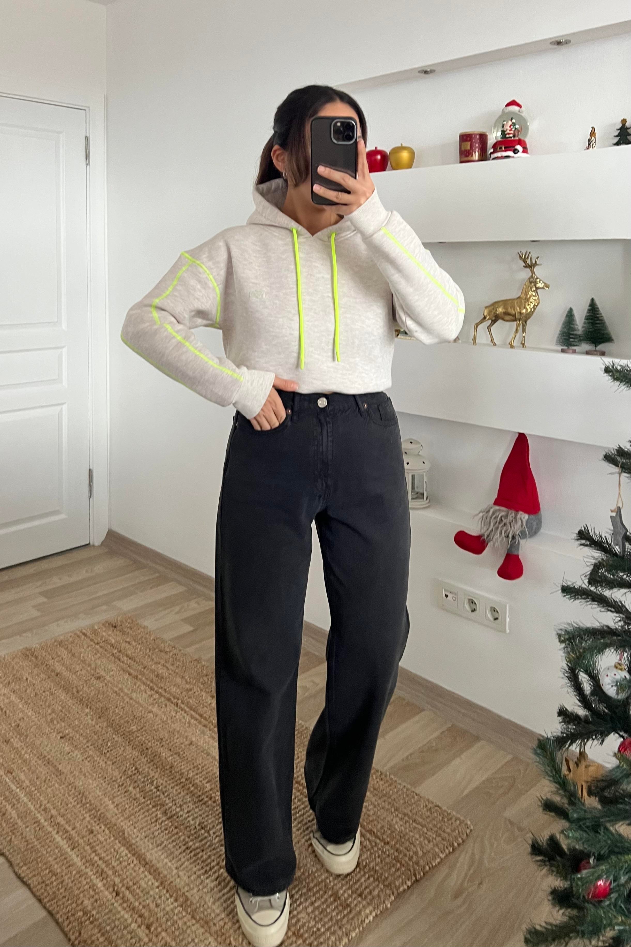 Zr Siyah Yıkamalı Wide Leg Jean uygun fiyatlarda www.butikhola.com adresinde
