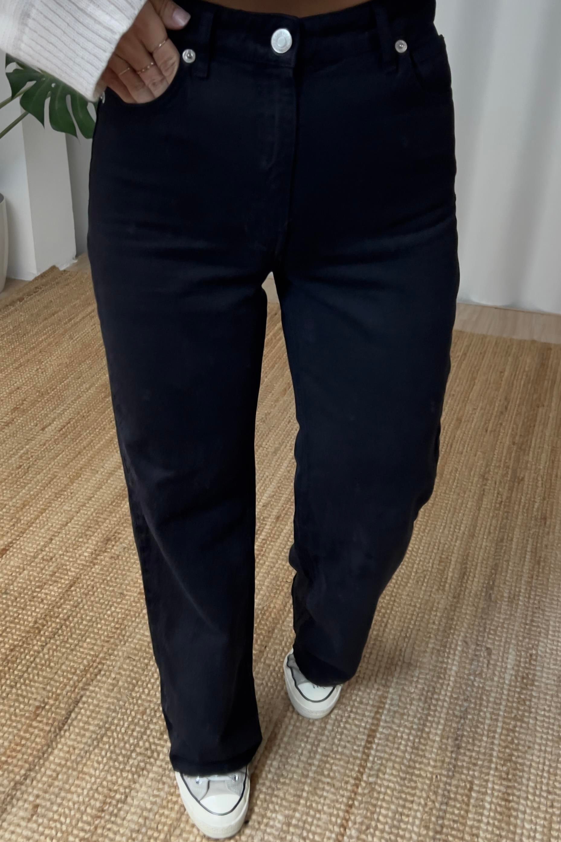 Zr Siyah Yüksek Bel Straight Jean uygun fiyatlarda www.butikhola.com adresinde