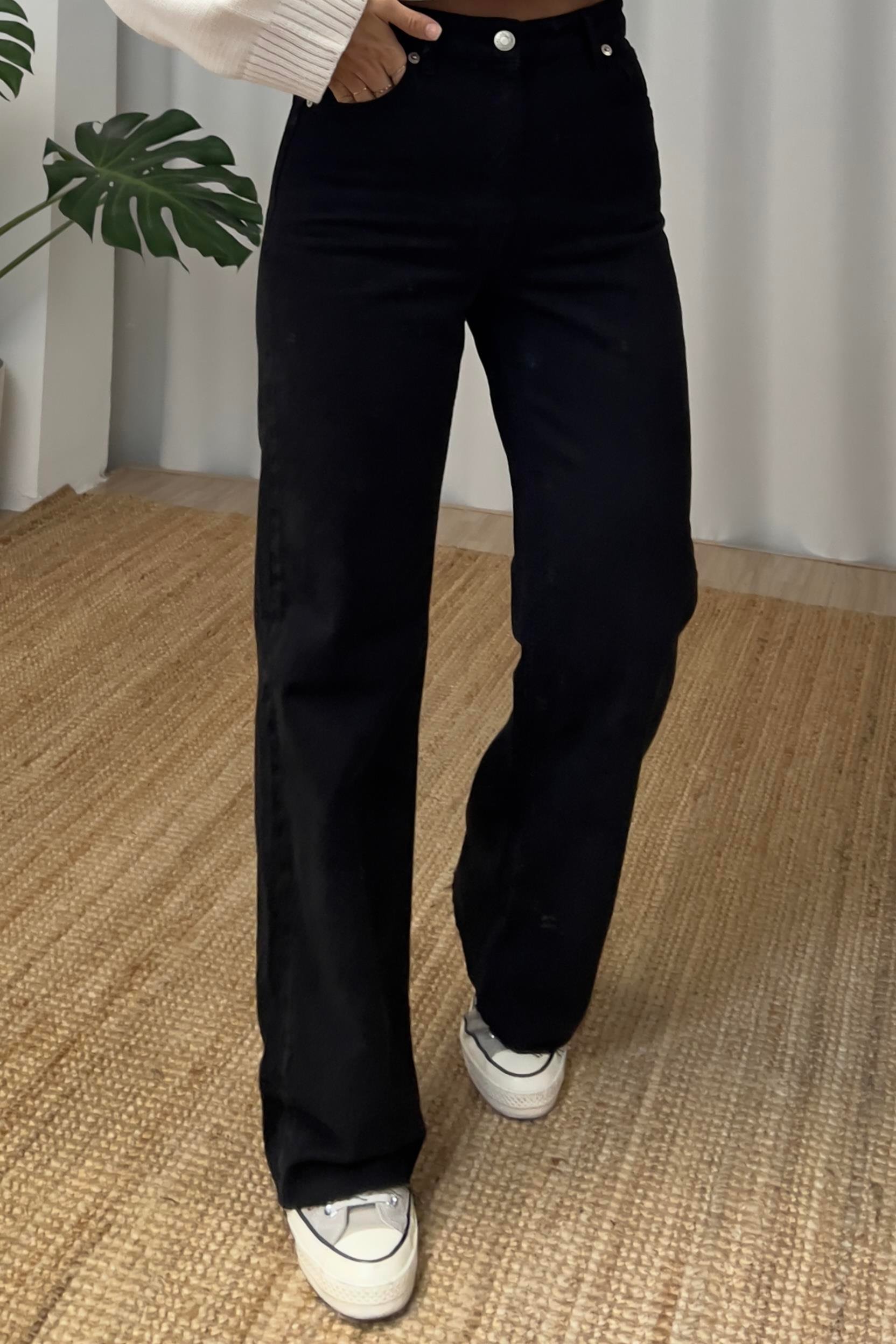 Zr Siyah Yüksek Bel Straight Jean uygun fiyatlarda www.butikhola.com adresinde