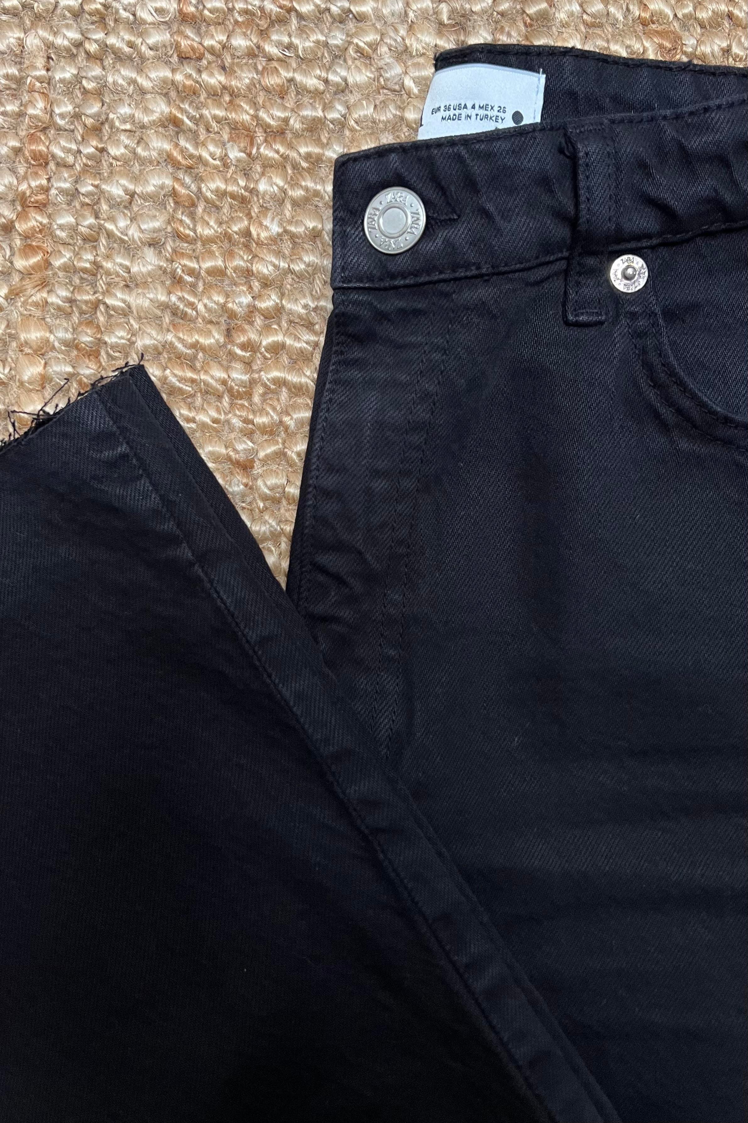 Zr Siyah Yüksek Bel Straight Jean uygun fiyatlarda www.butikhola.com adresinde