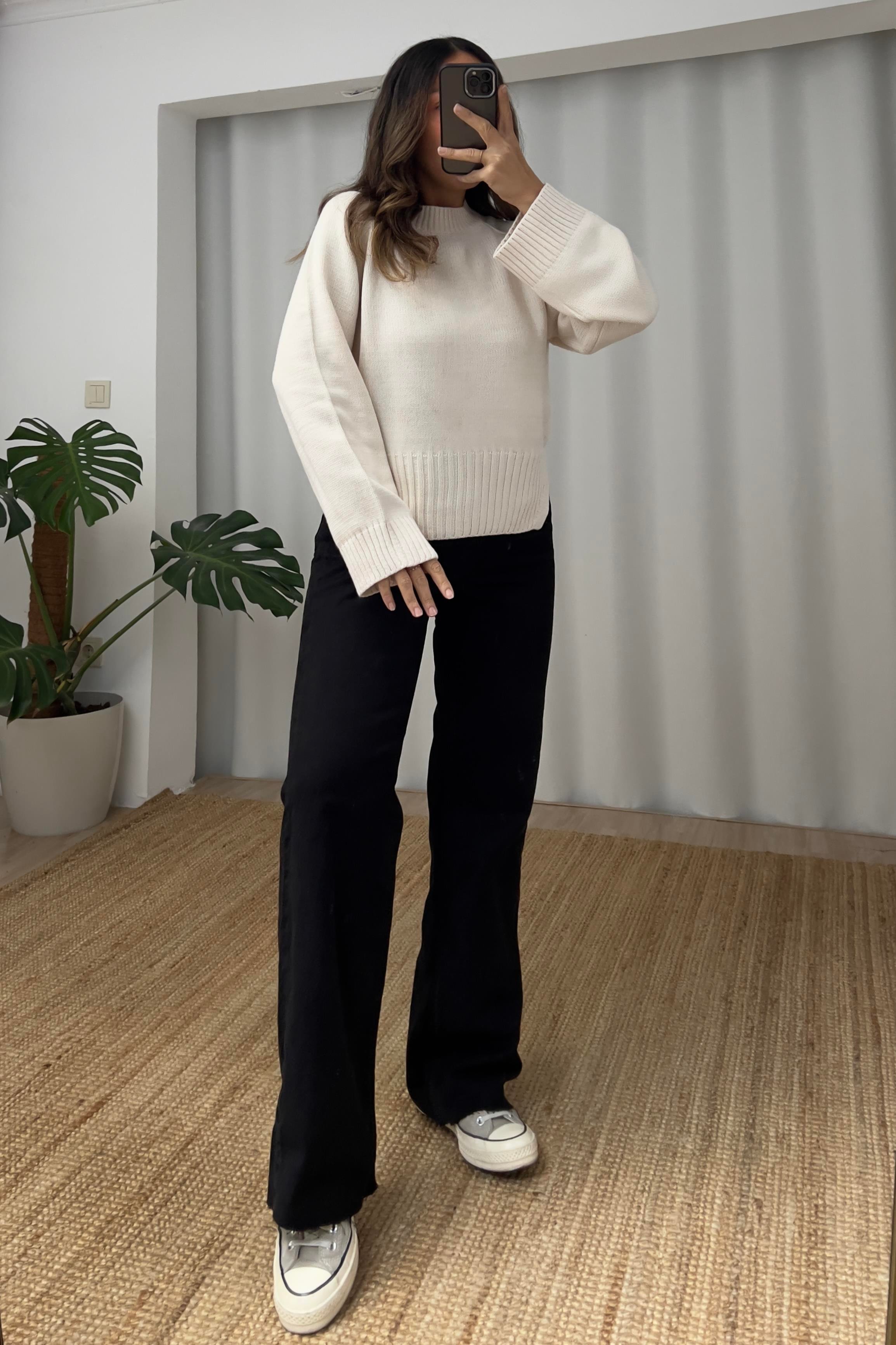Zr Siyah Yüksek Bel Straight Jean uygun fiyatlarda www.butikhola.com adresinde