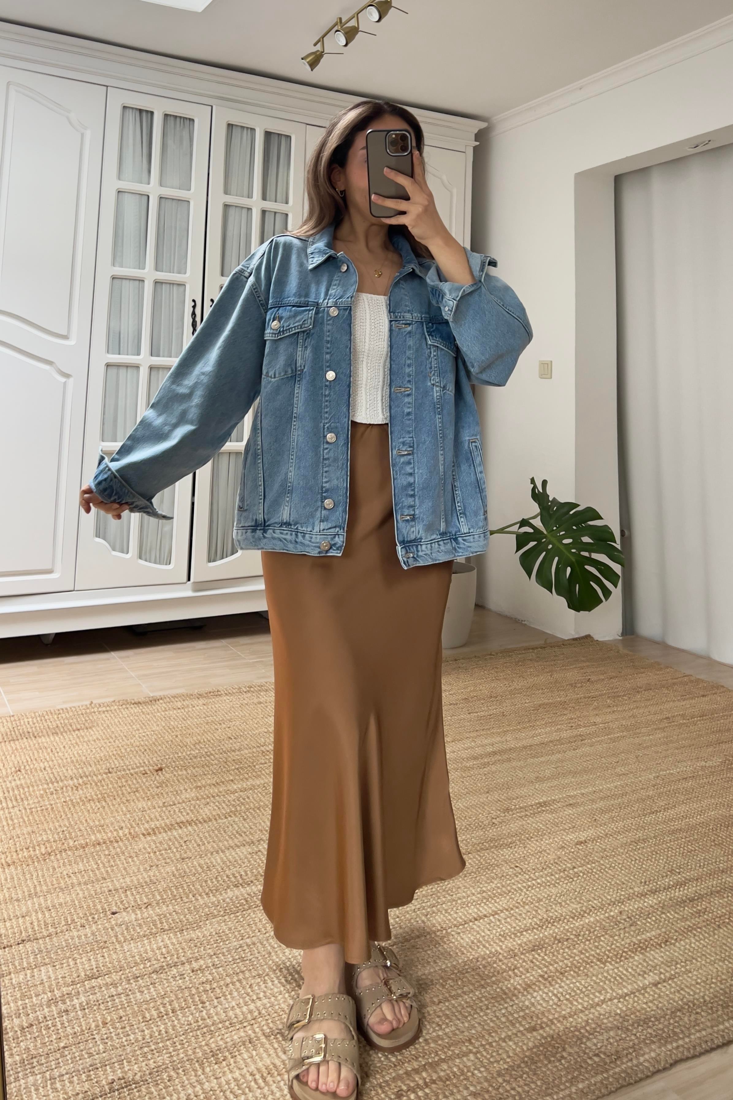 Zr Yıkamalı Kot Ceket uygun fiyatlarda www.butikhola.com adresinde
