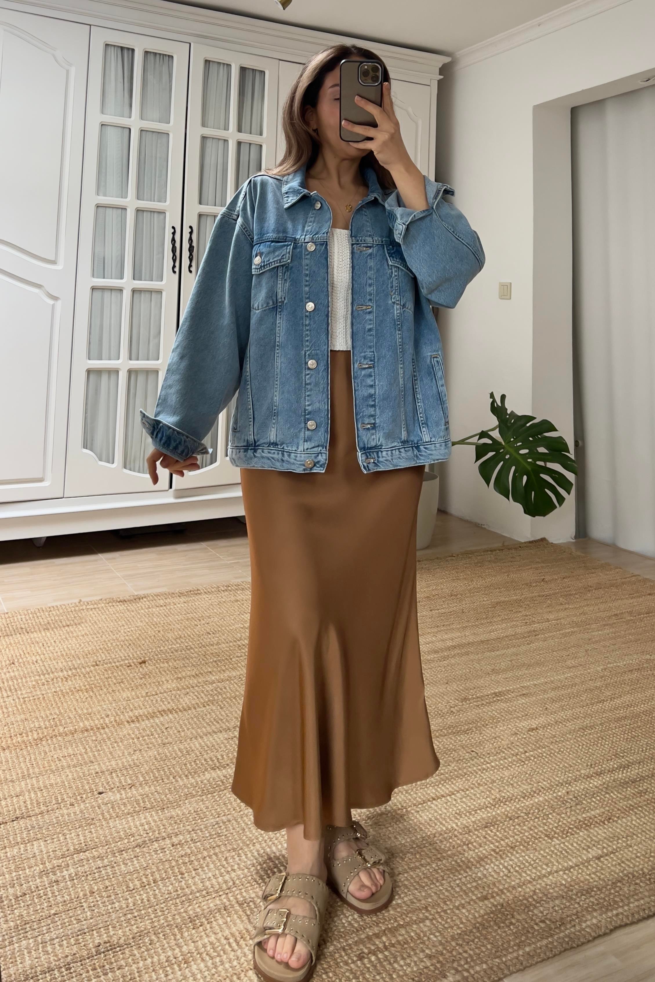 Zr Yıkamalı Kot Ceket uygun fiyatlarda www.butikhola.com adresinde