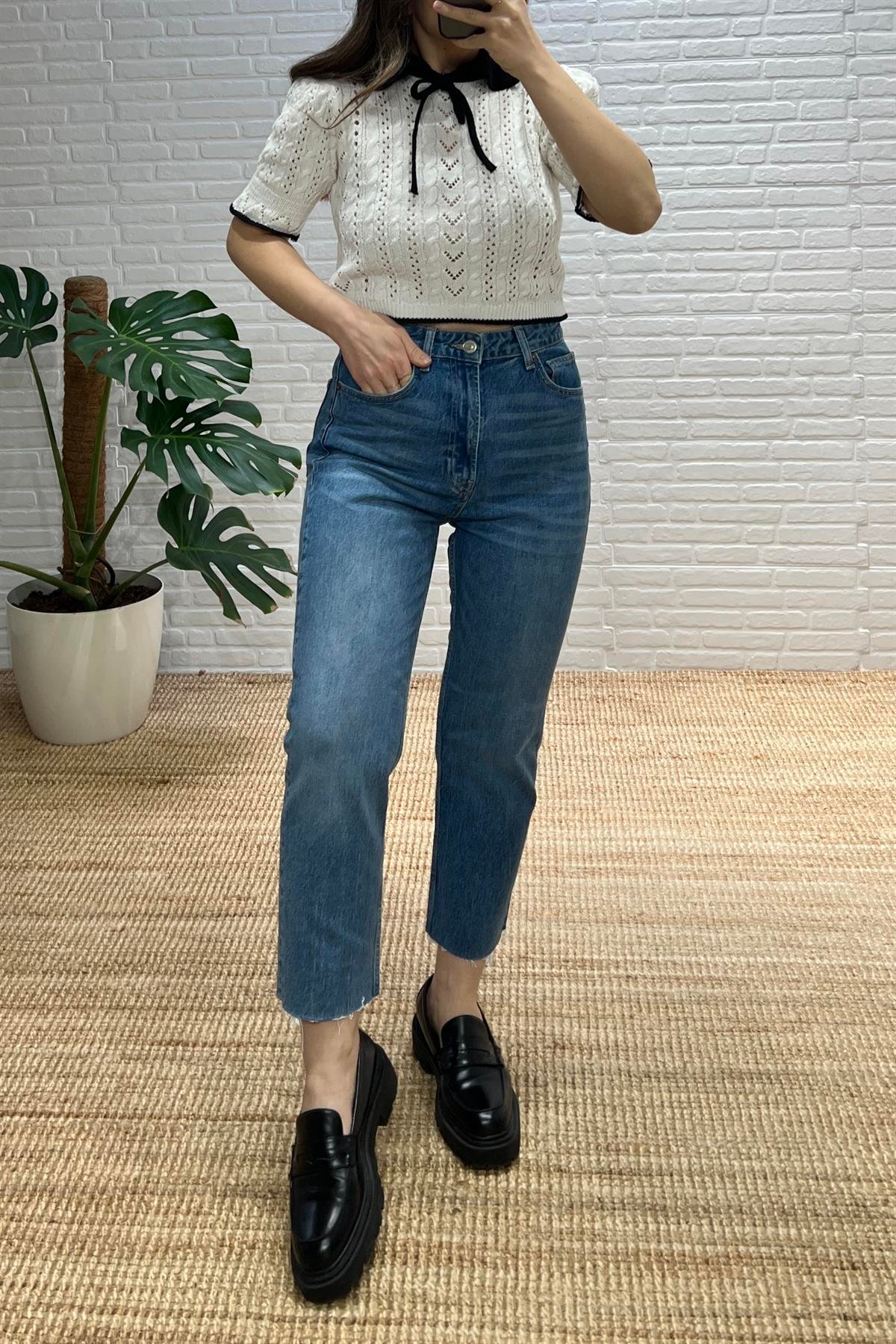 ZR Yıkamalı Mom Jean uygun fiyatlarda www.butikhola.com adresinde
