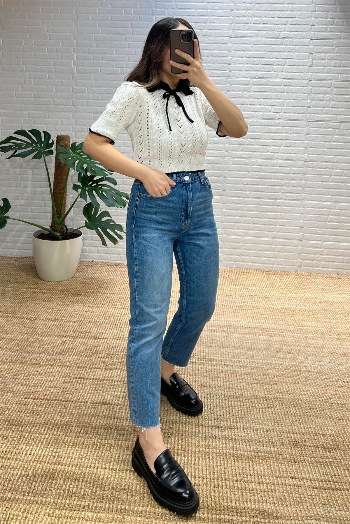 ZR Yıkamalı Mom Jean uygun fiyatlarda www.butikhola.com adresinde