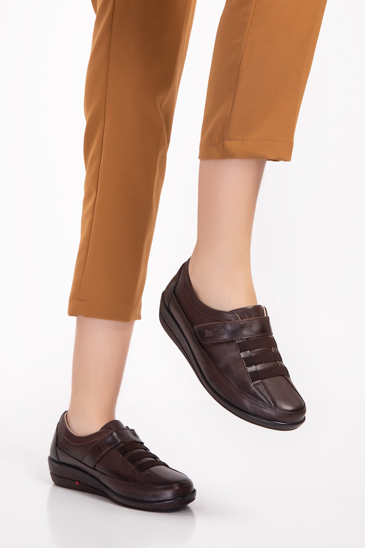 Brown Diabetic Orthopedic Casual Shoes For Women