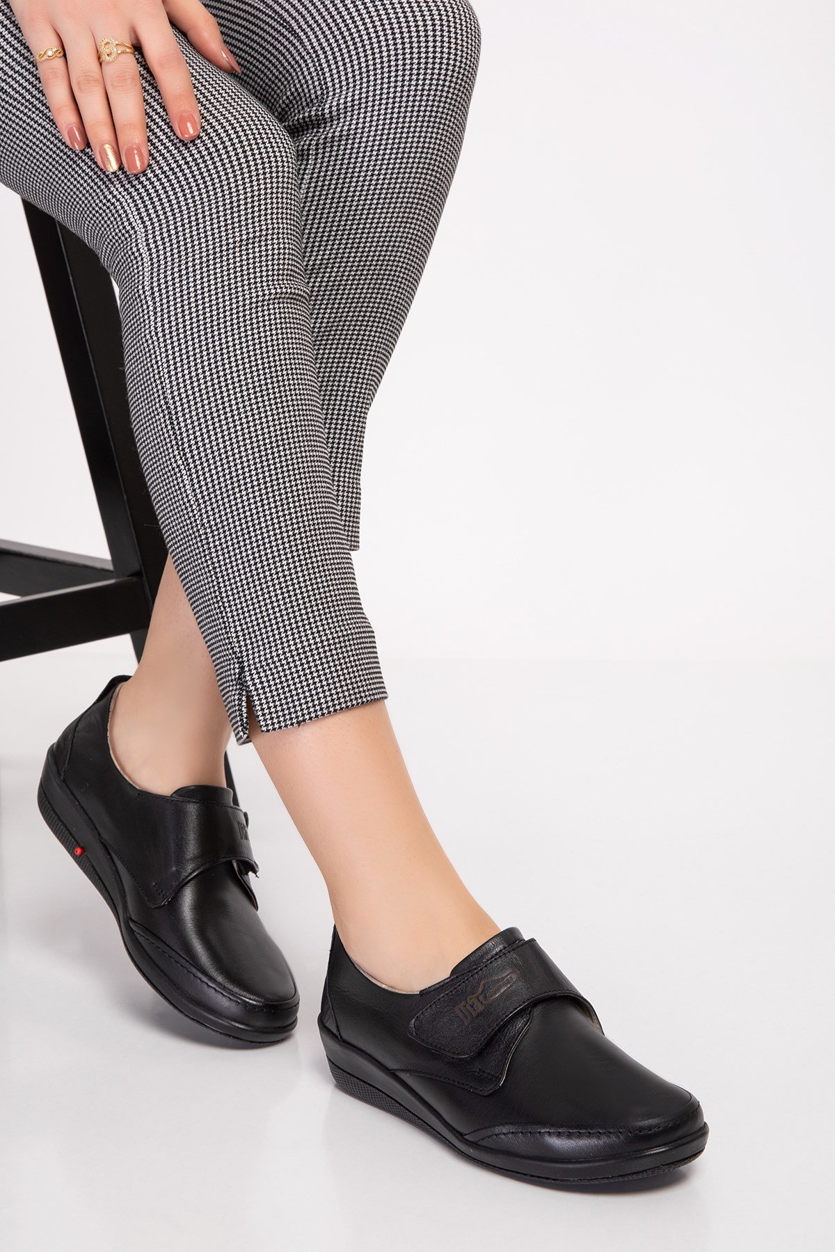 Black Diabetic Orthopedic Womens Walking Shoes