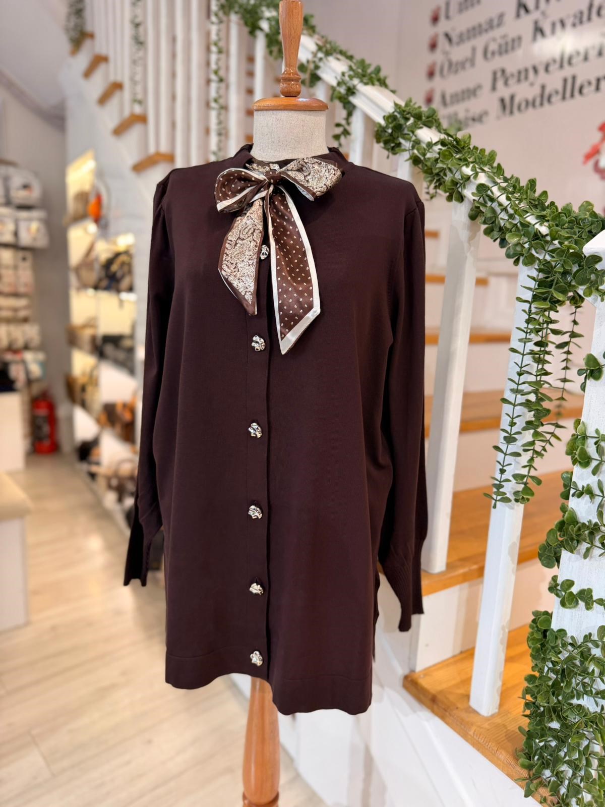 26099 KAHVE TRİKO HIRKA