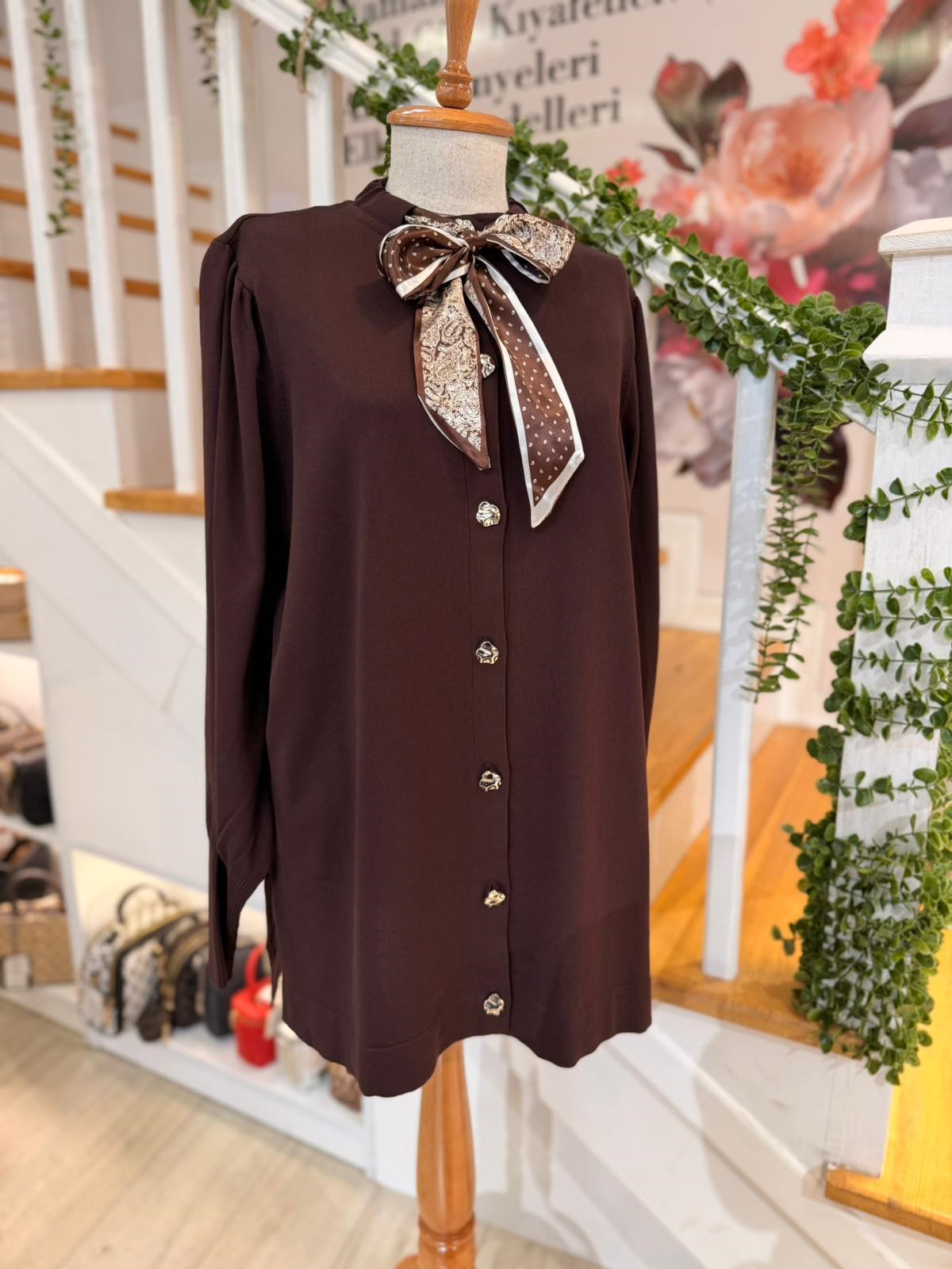 26099 KAHVE TRİKO HIRKA