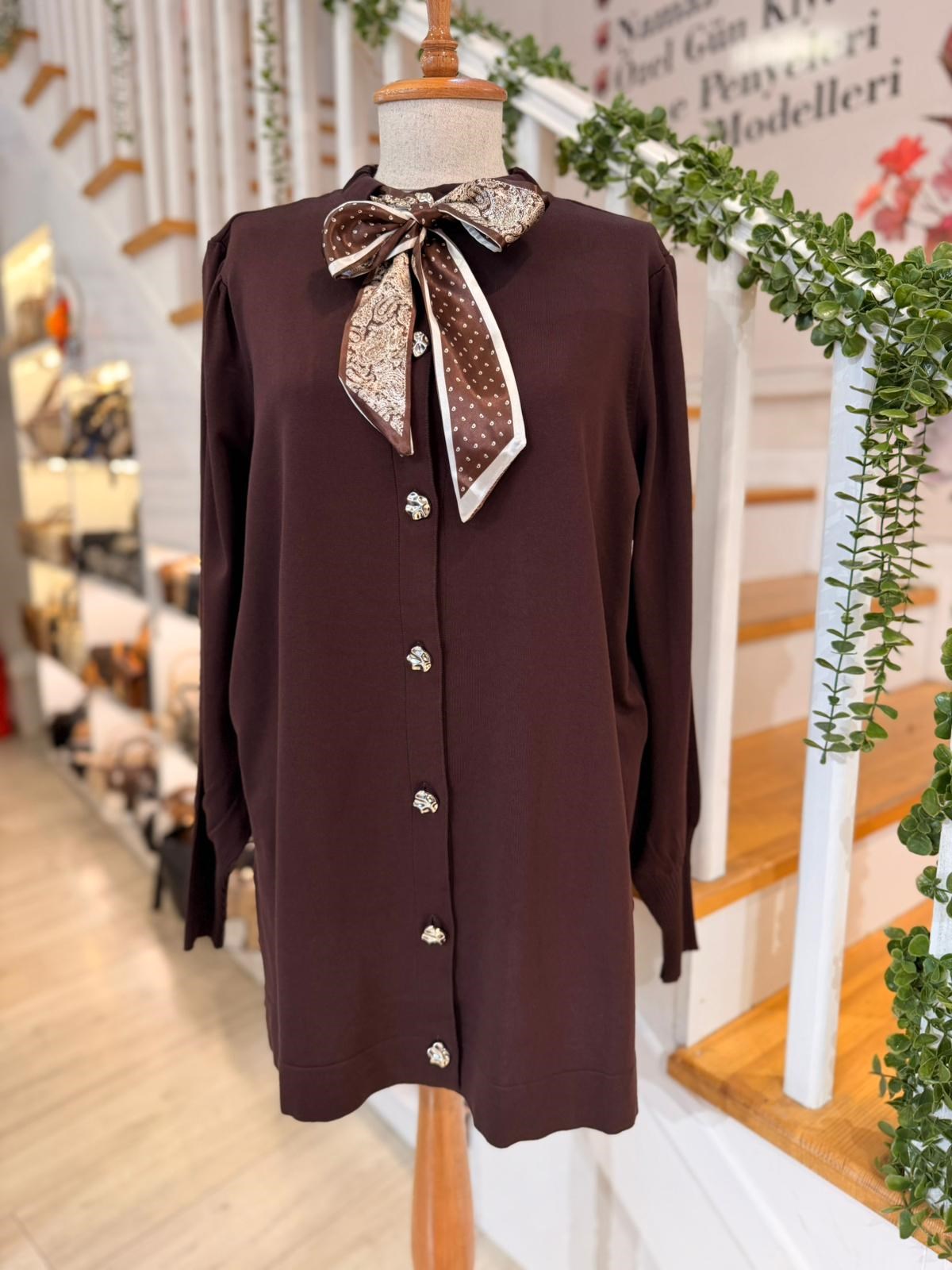 26099 KAHVE TRİKO HIRKA