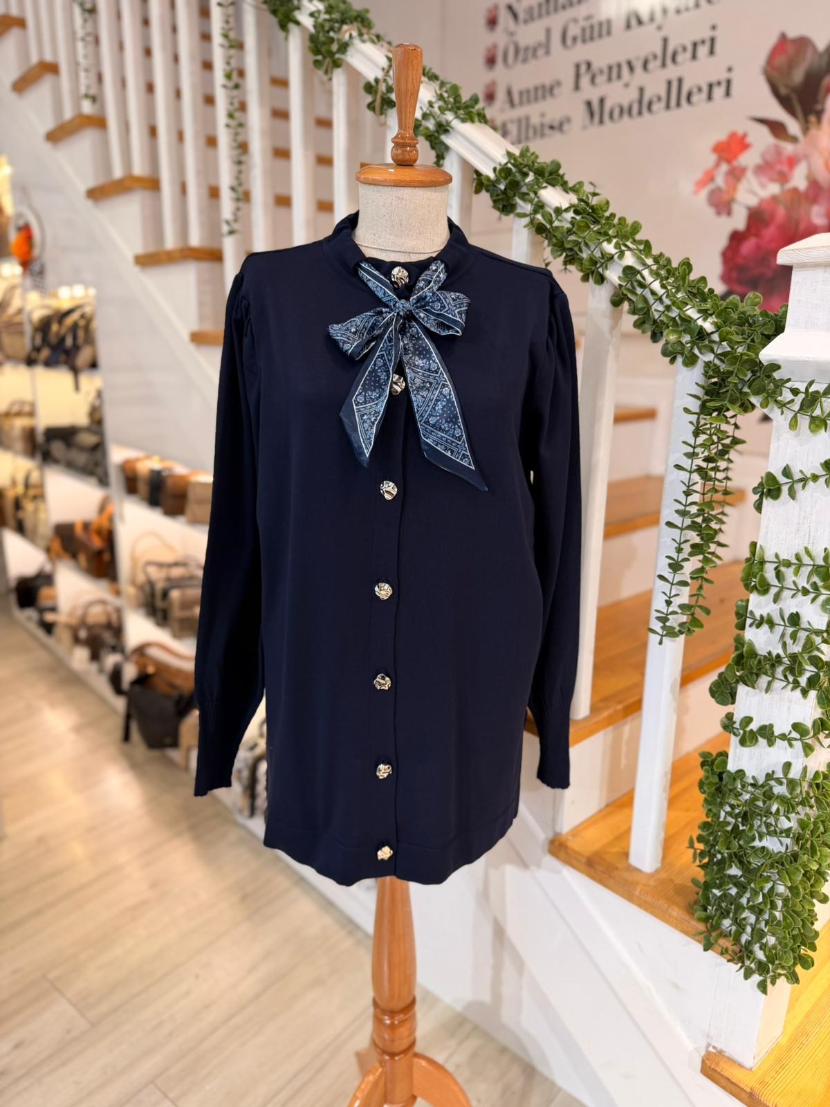26099 LACİVERT TRİKO HIRKA