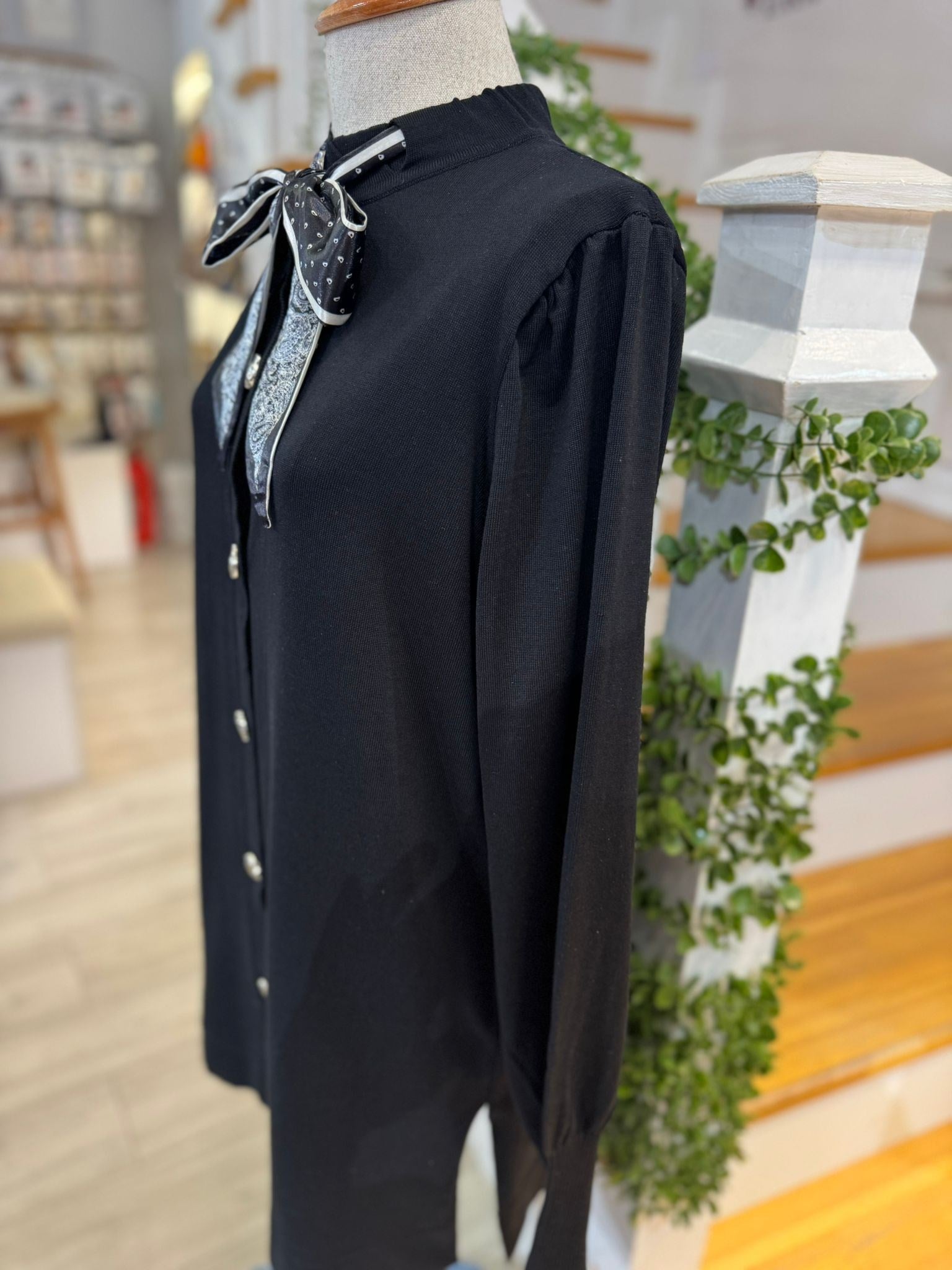 26099 SİYAH TRİKO HIRKA
