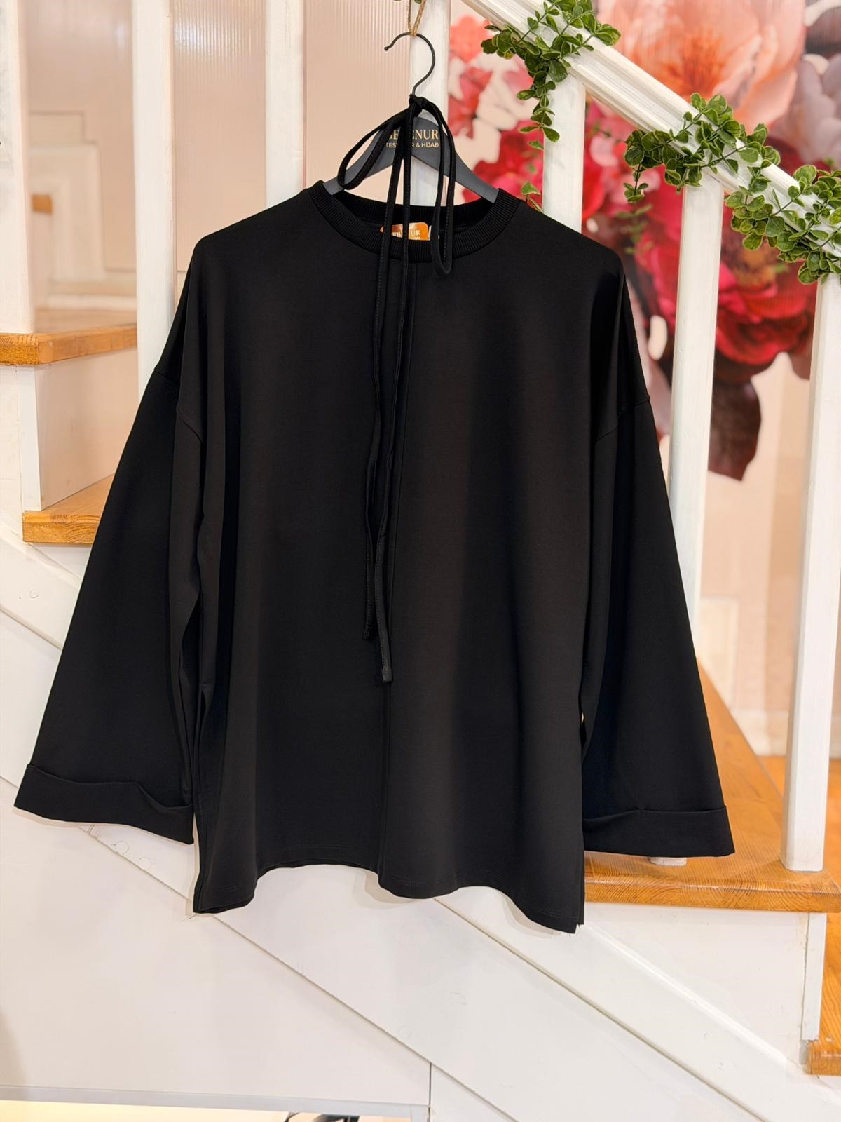 2755 S-M SİYAH DİKİŞ DETAYLI YIRTMAÇLI SWEATSHIRT