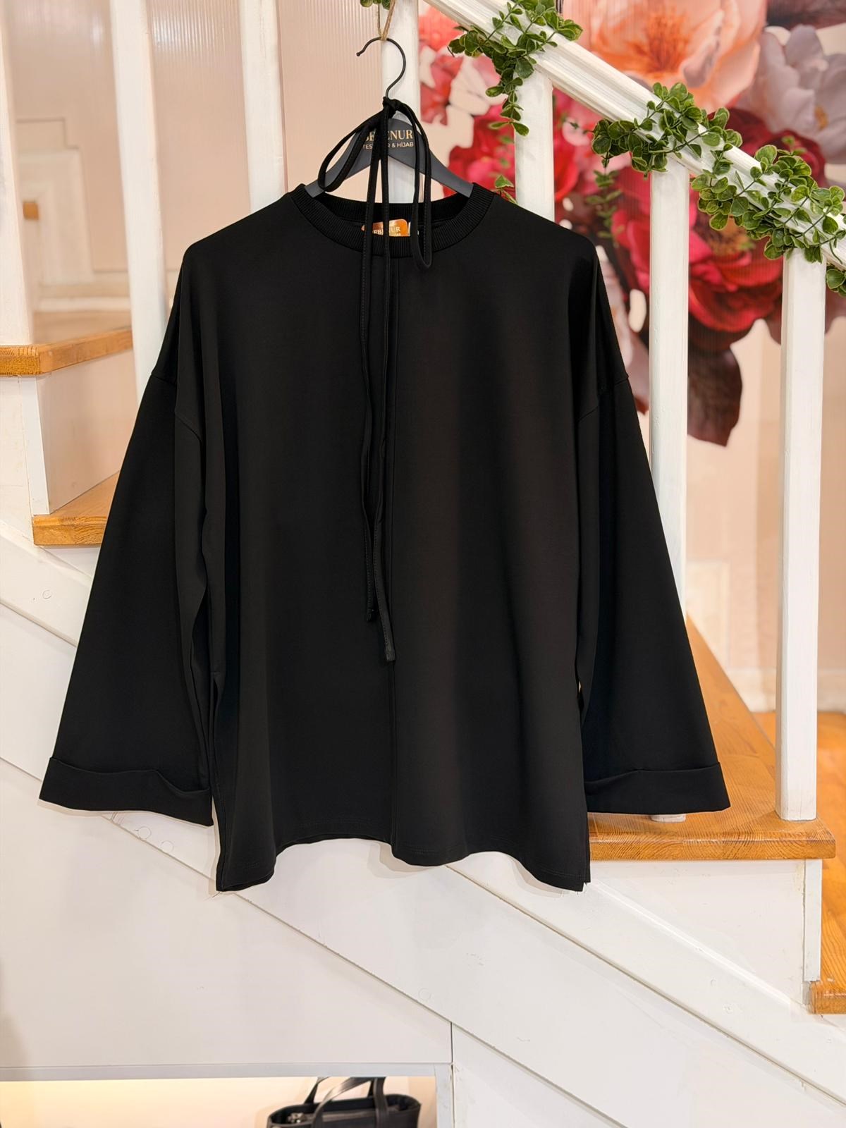 2755 S-M SİYAH DİKİŞ DETAYLI YIRTMAÇLI SWEATSHIRT