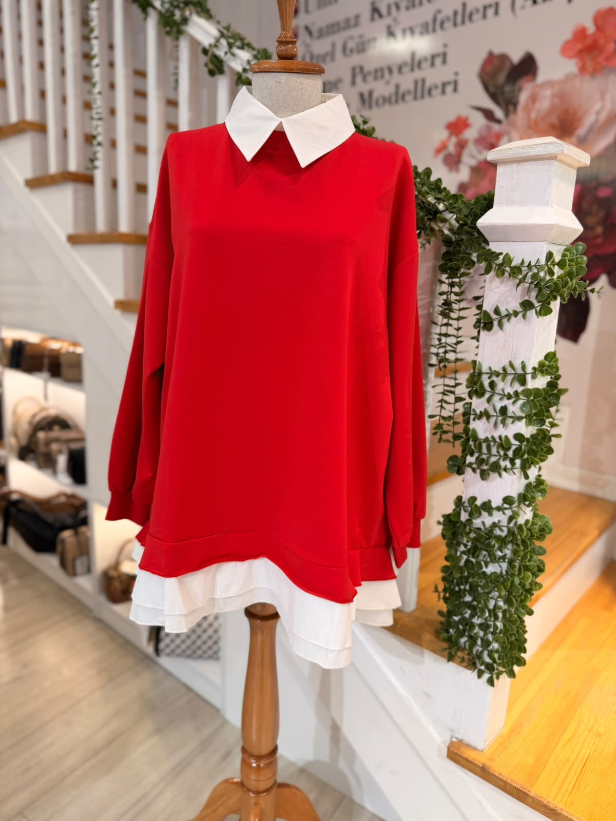 3567 KIRMIZI GÖMLEK YAKALI FIRFIRLI SWEATSHIRT