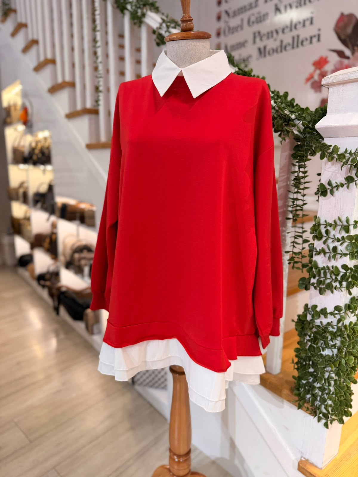3567 KIRMIZI GÖMLEK YAKALI FIRFIRLI SWEATSHIRT