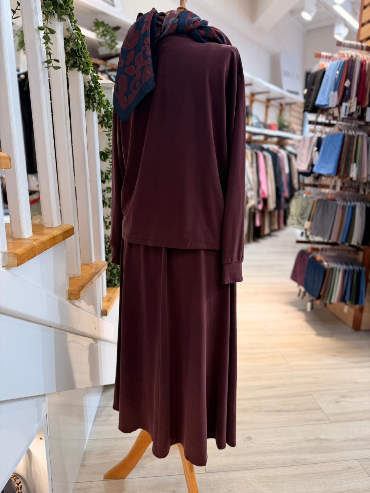 4484  MÜRDÜM ETEKLİ TAKIM