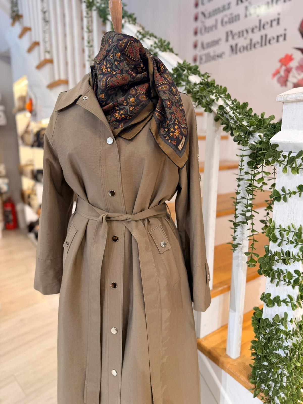 W27845  CAMEL TRENCH