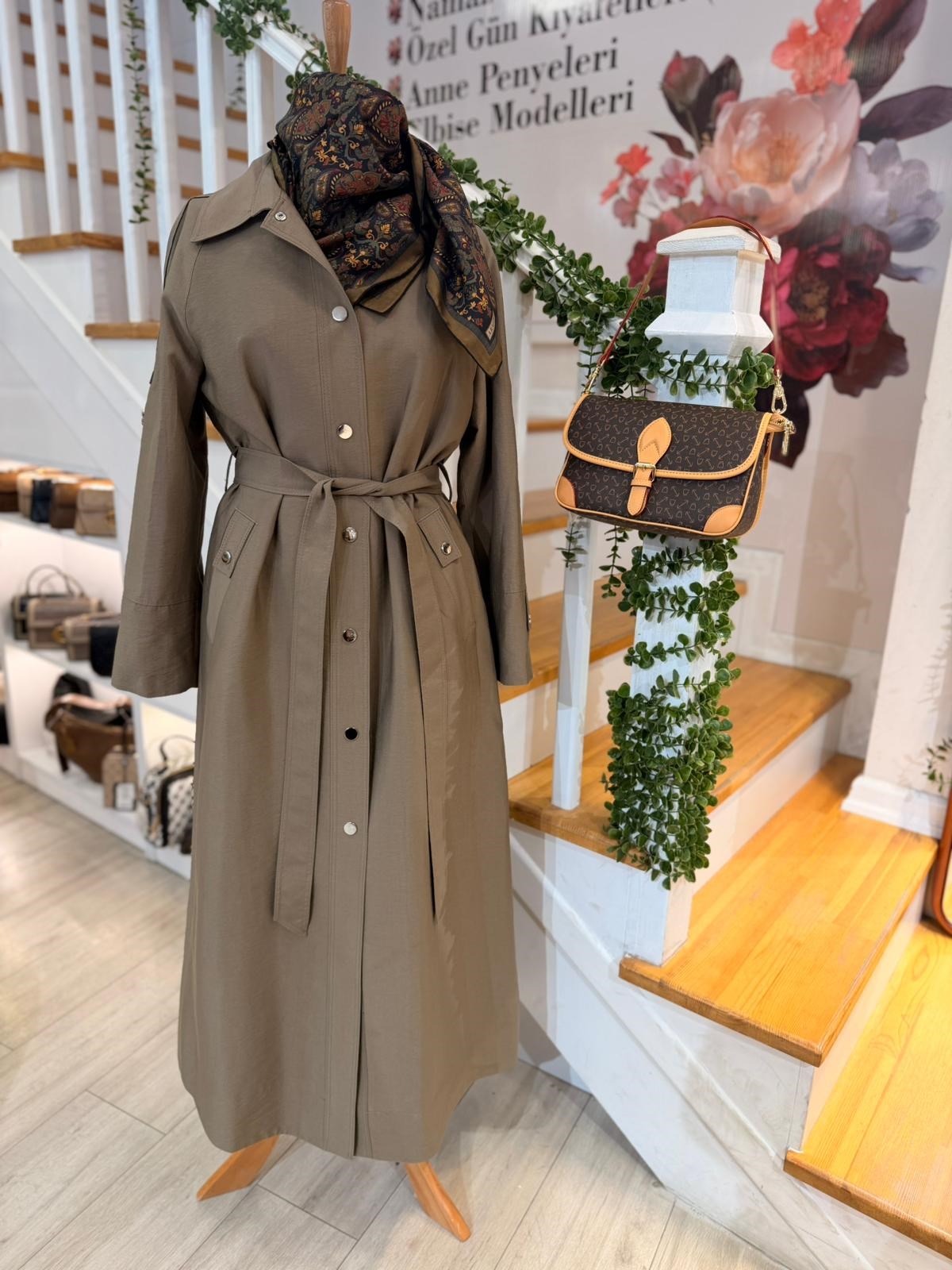 W27845  CAMEL TRENCH