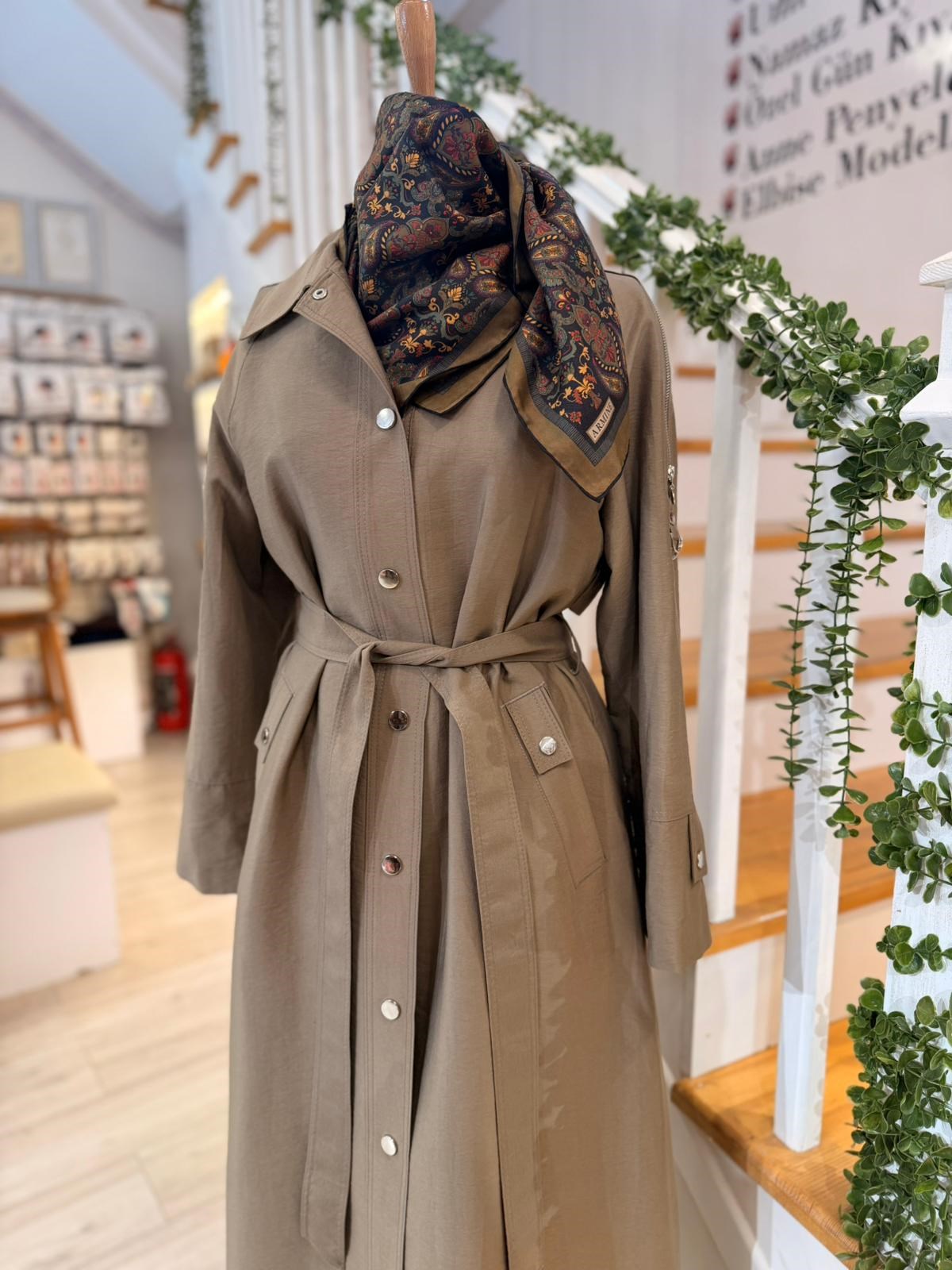 W27845  CAMEL TRENCH