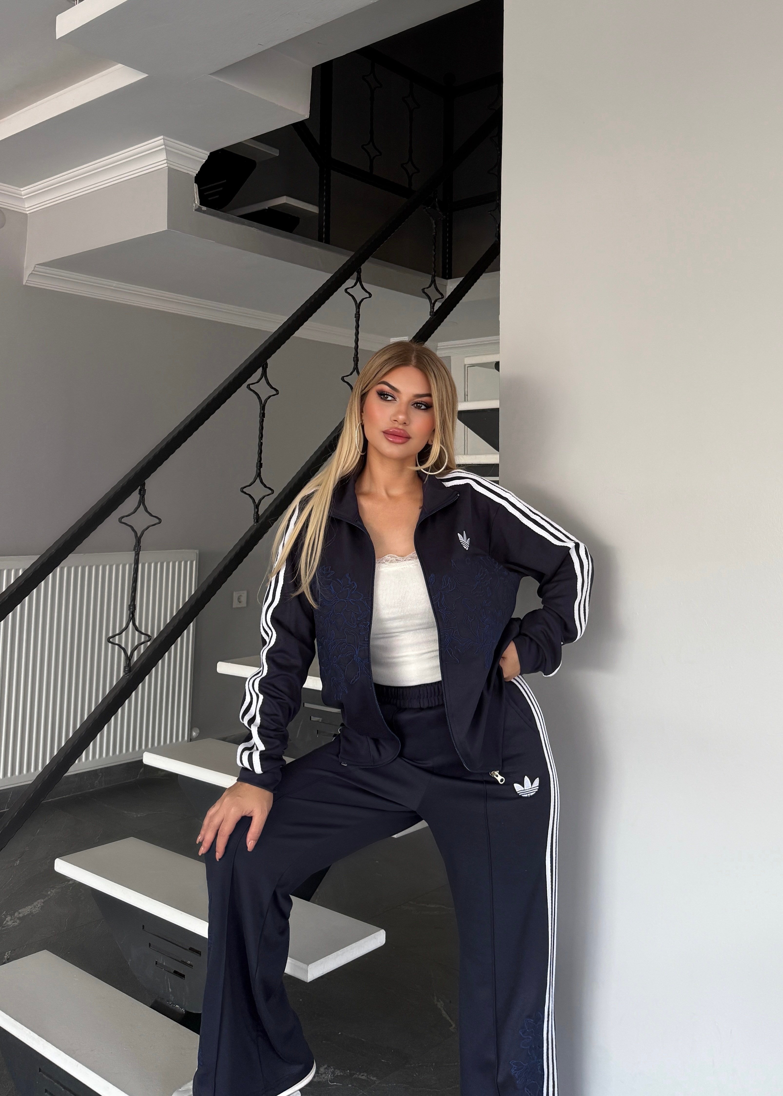 BB Nakışlı takım lacivert 