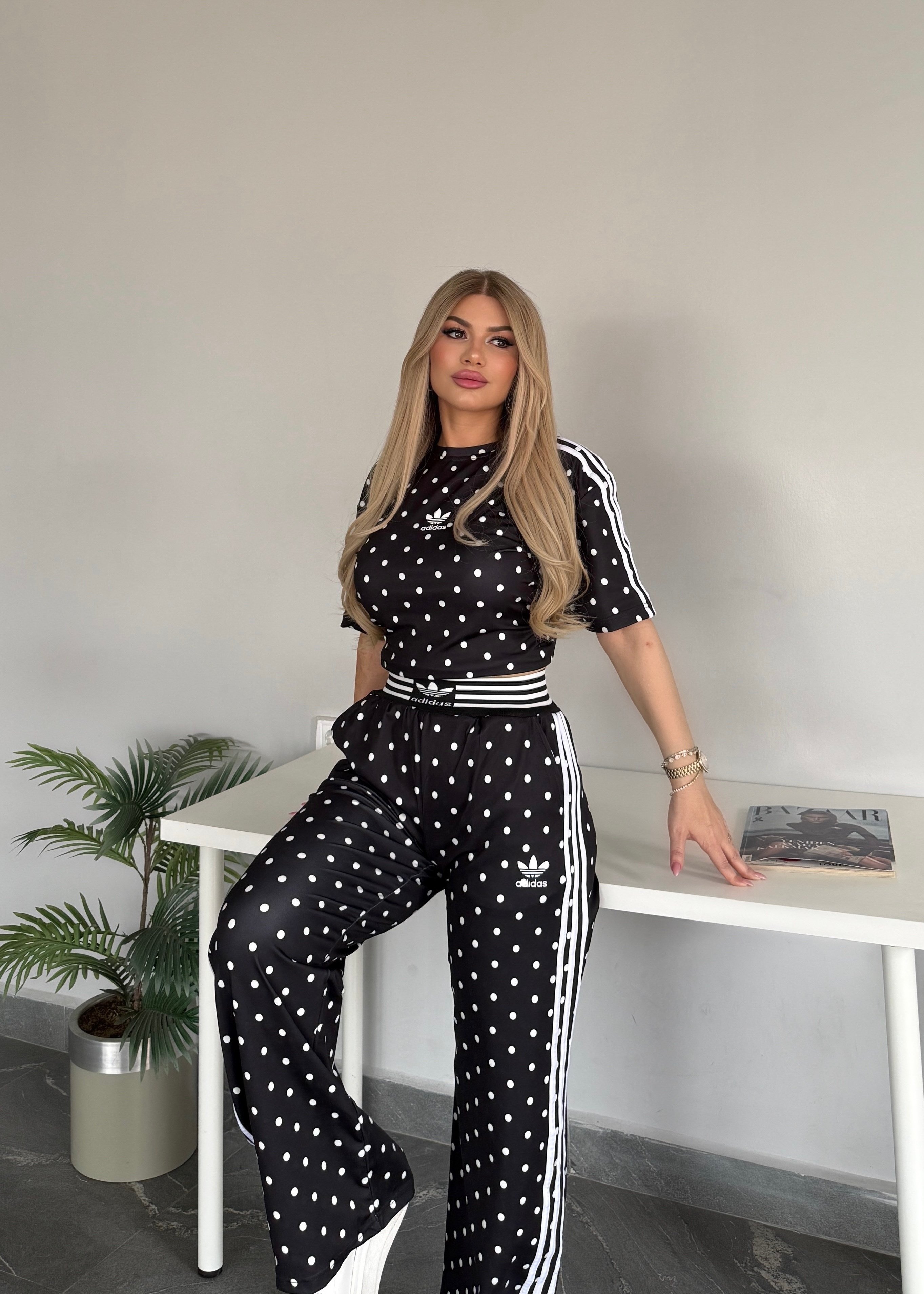Bel detaylı Puantiye takım siyah   