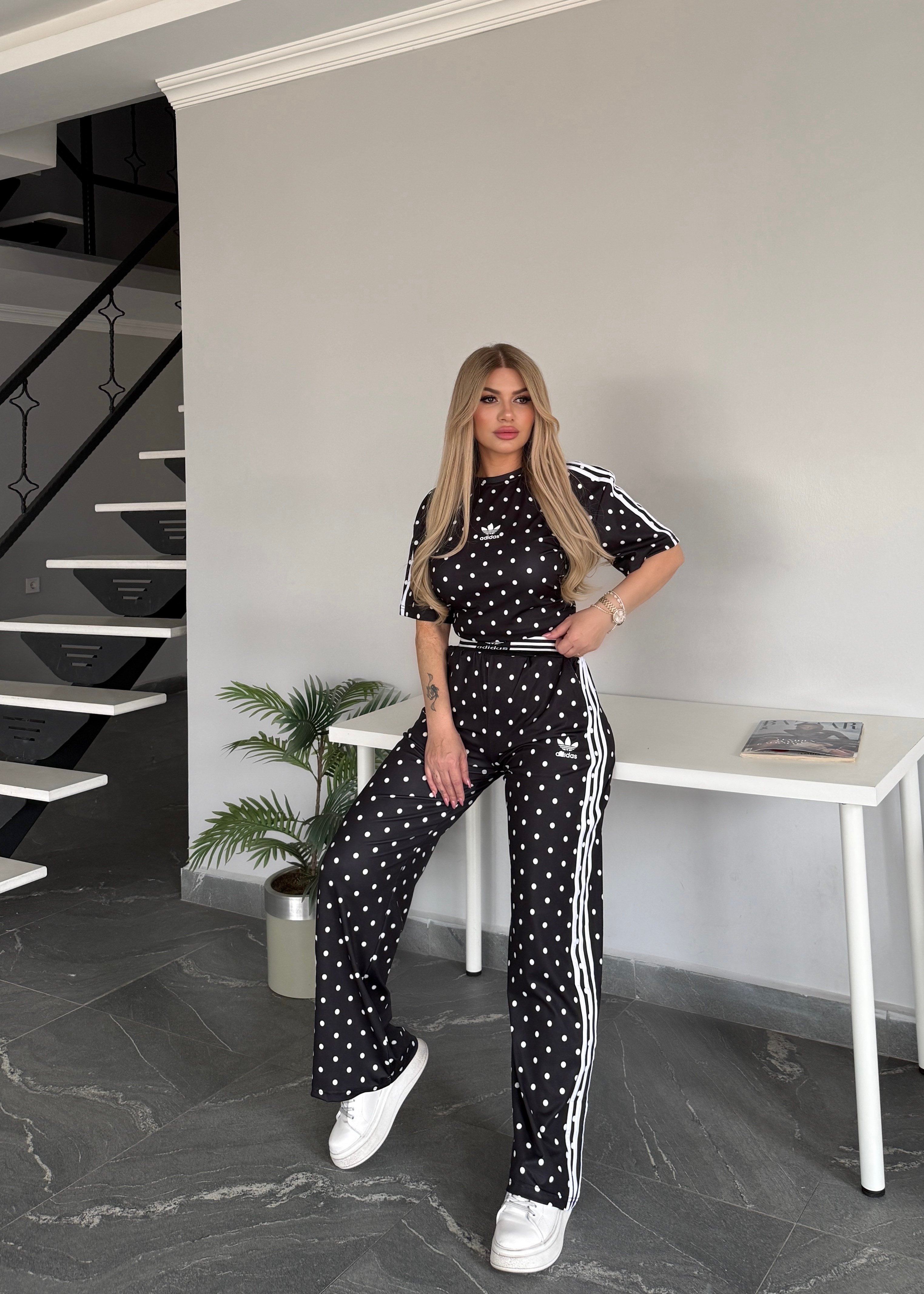 Bel detaylı Puantiye takım siyah   