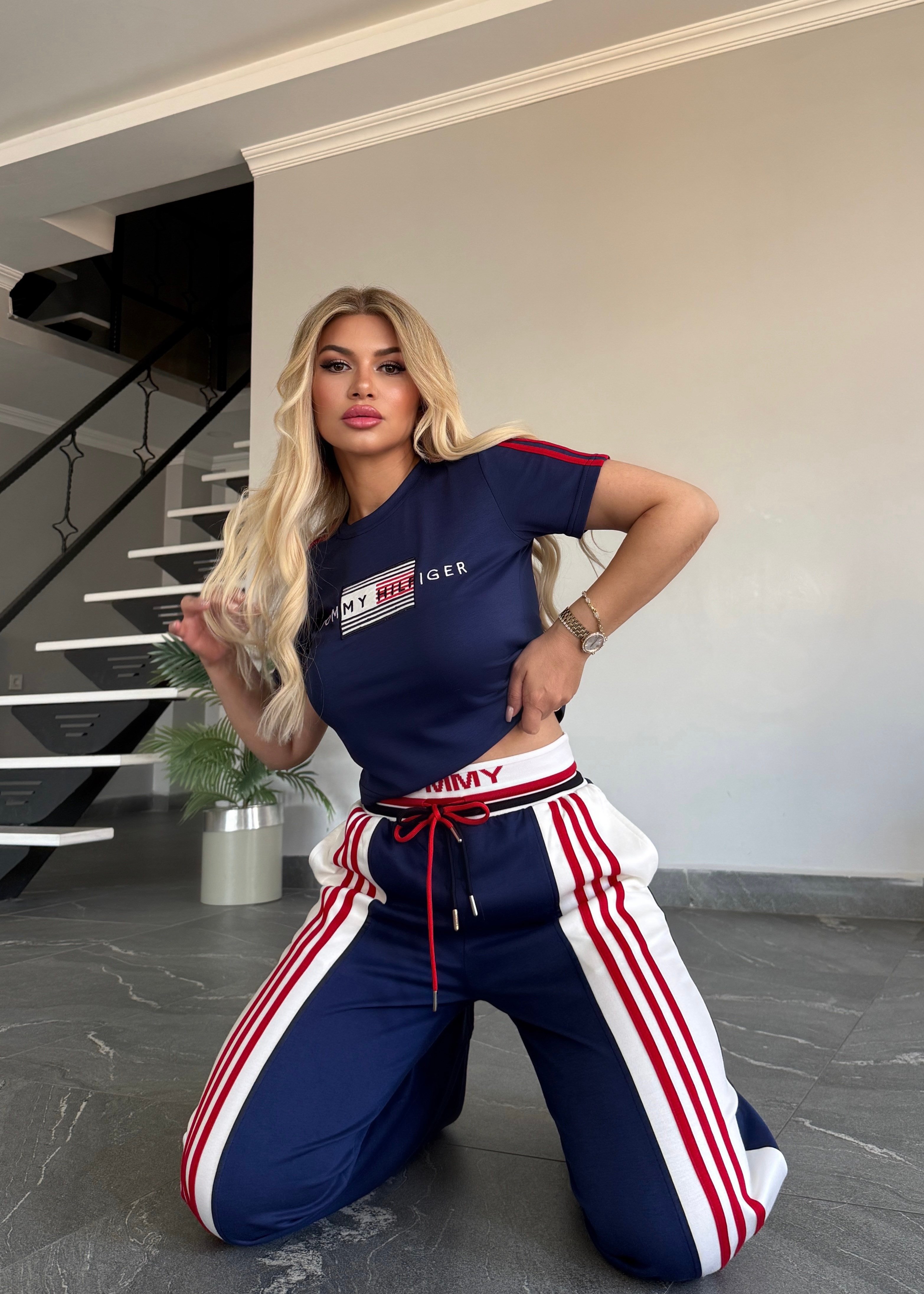 Bisiklet yaka Tommy lacivert 