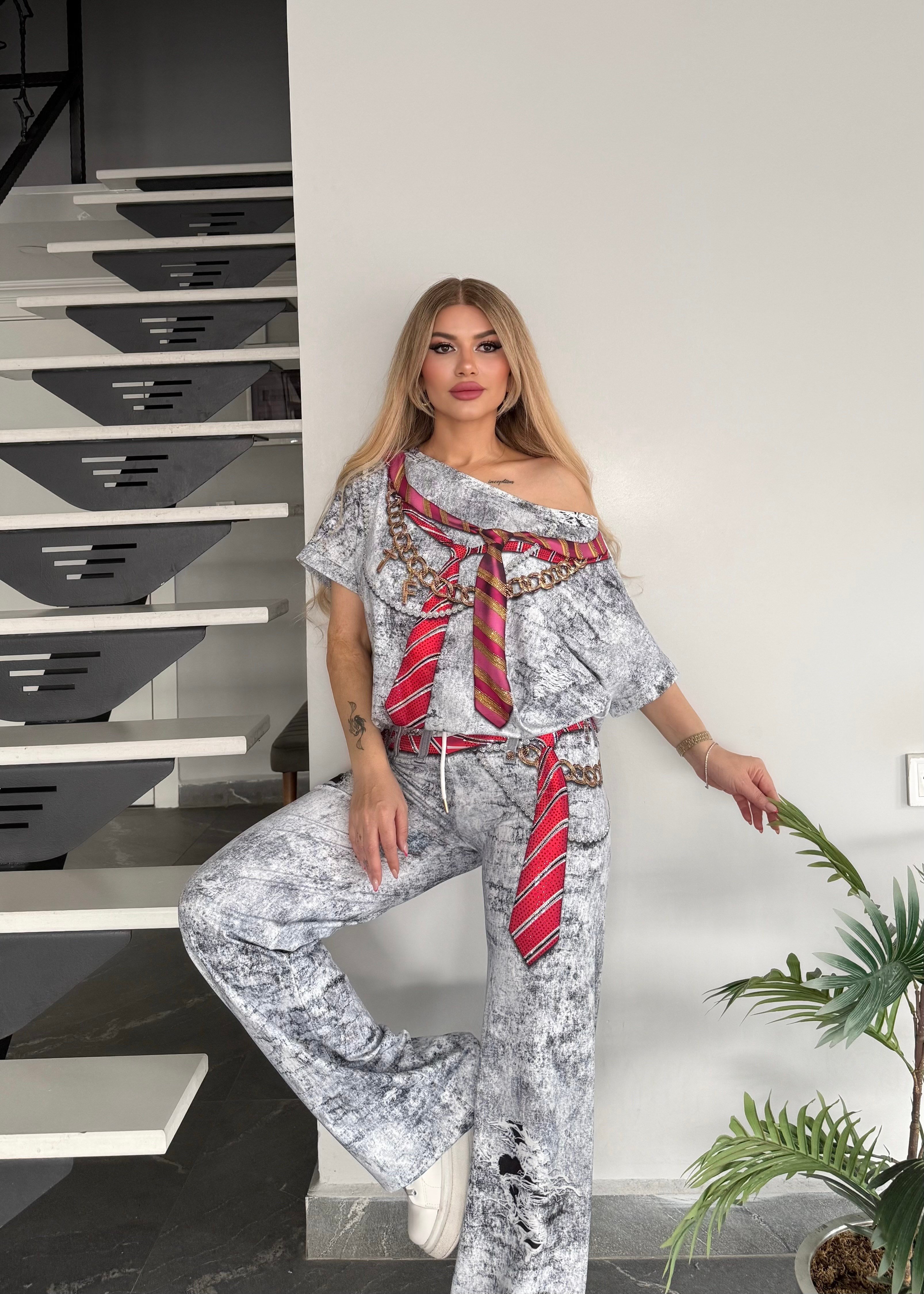 Gravat desenli taşlı takım füme  