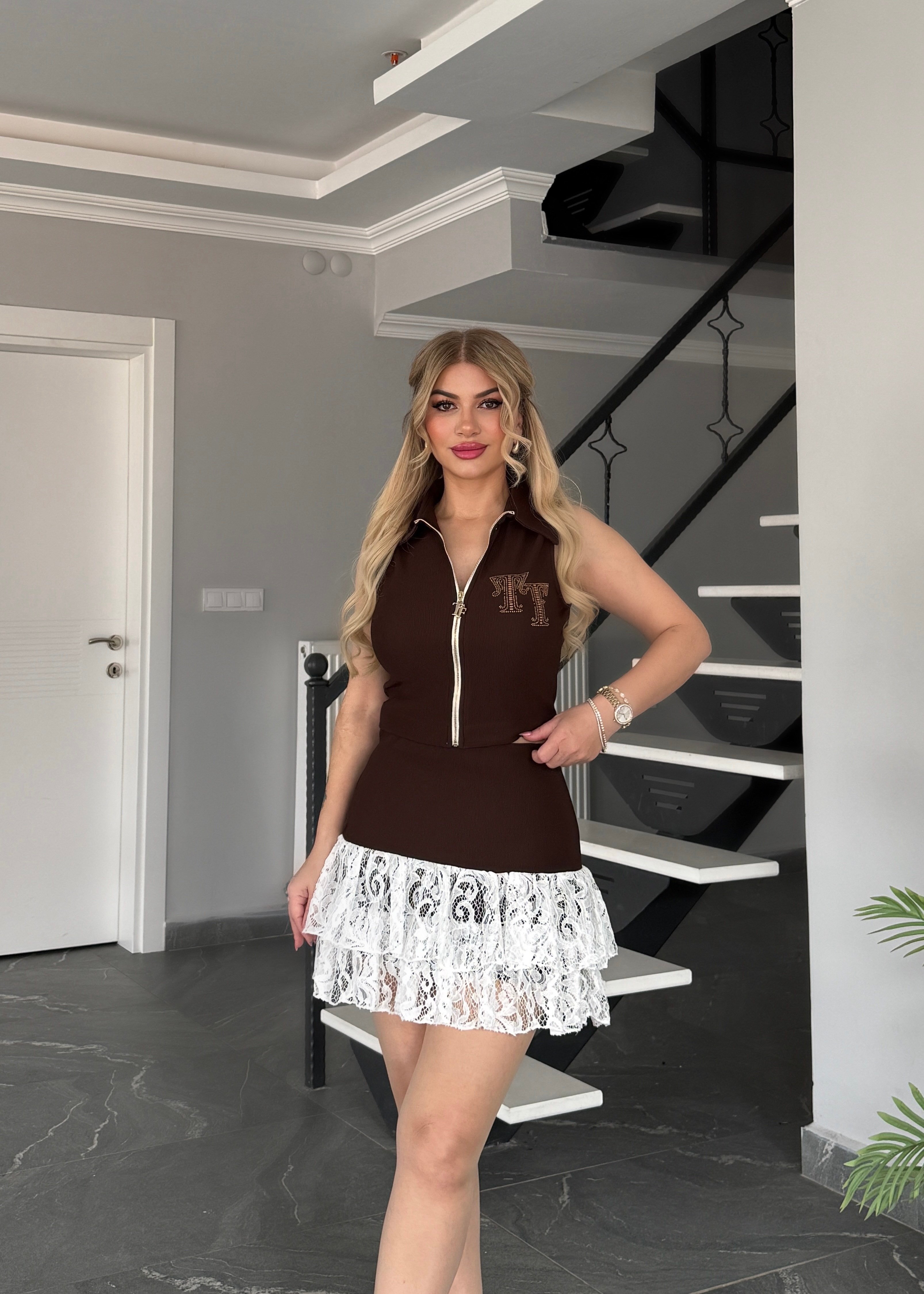 Katlı dantelli etek takım kahve 
