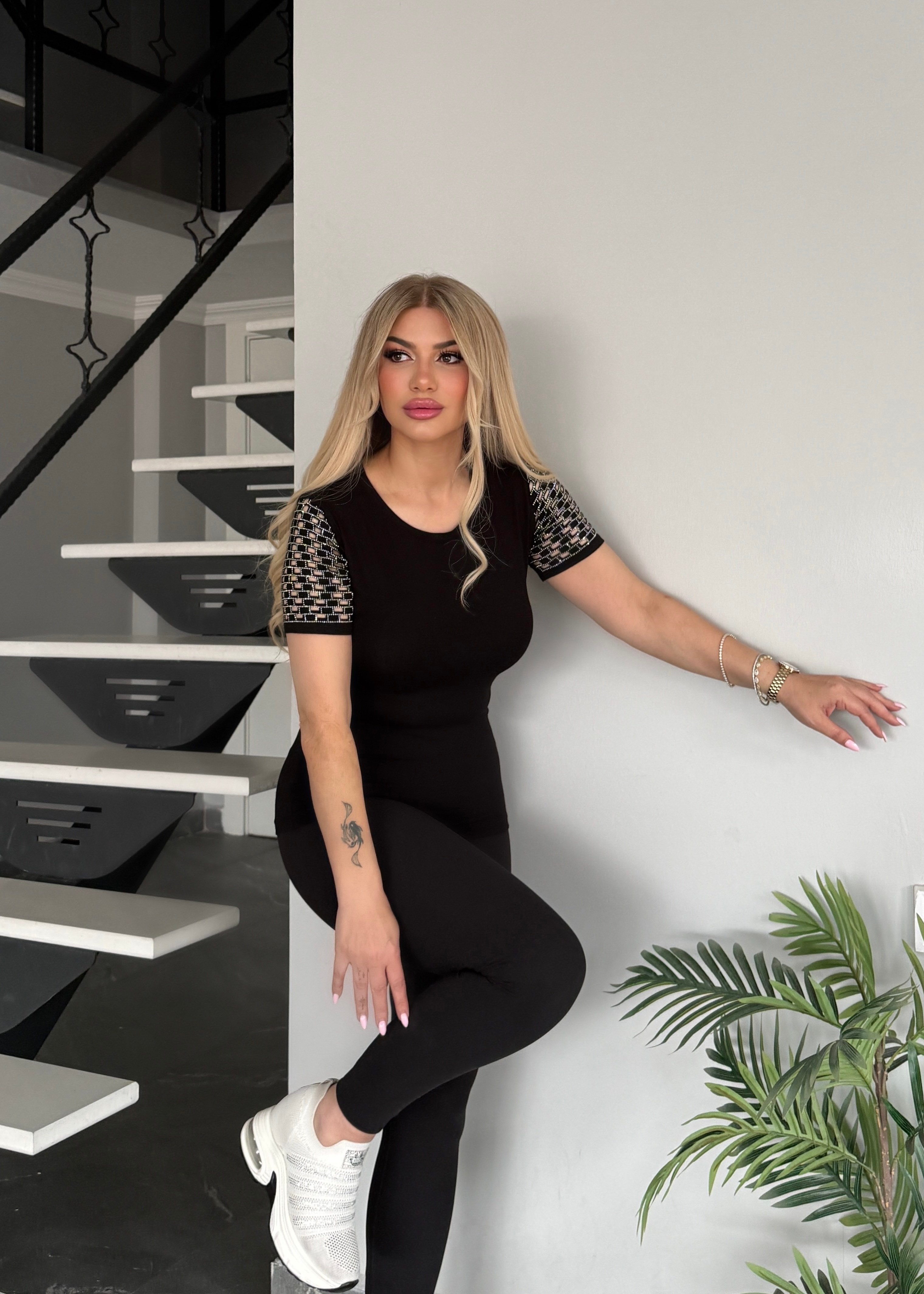 Kol taşlı bluz gümüş taşlı siyah  