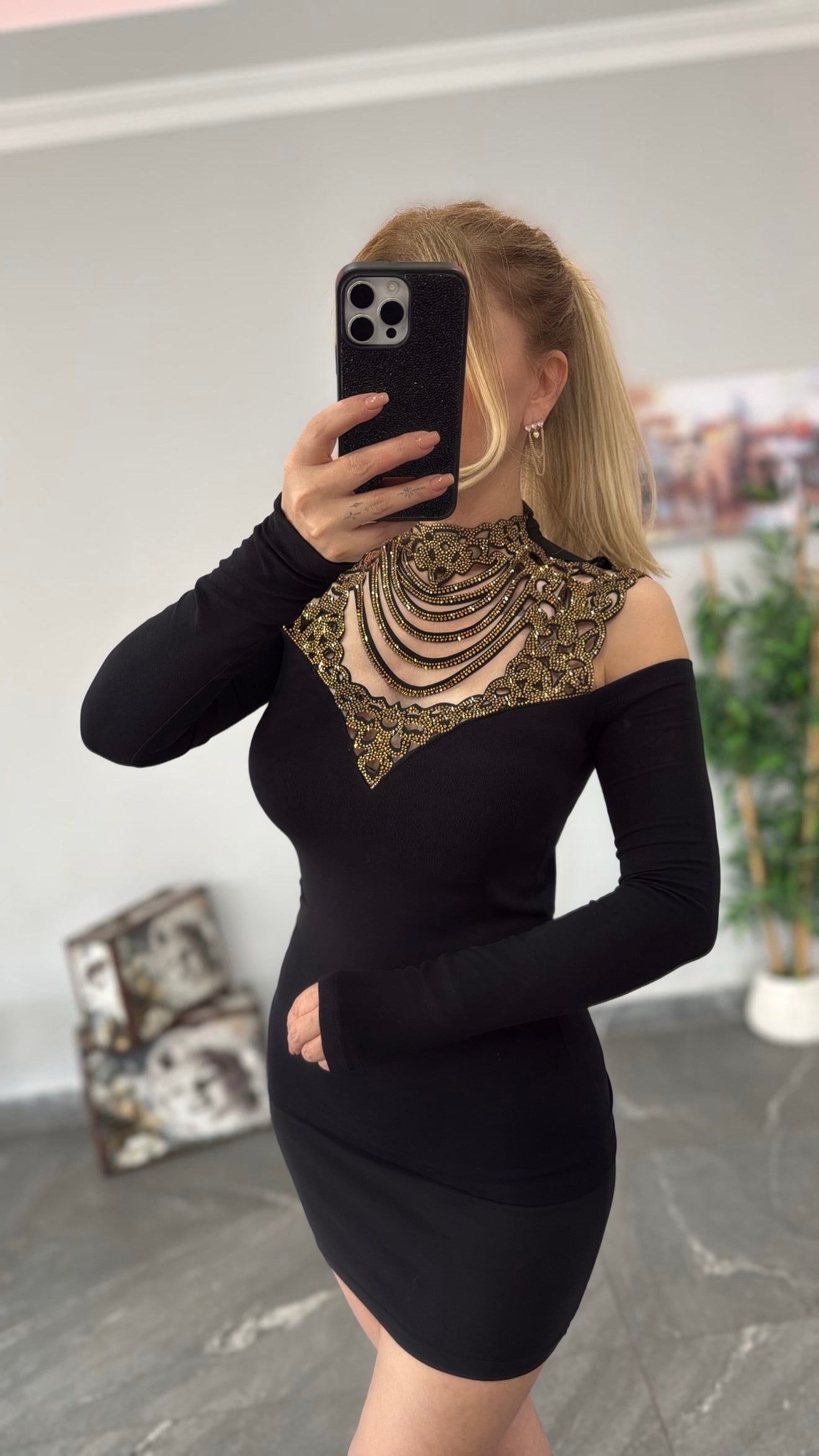 Omuz dekolteli gerdan bluz gold