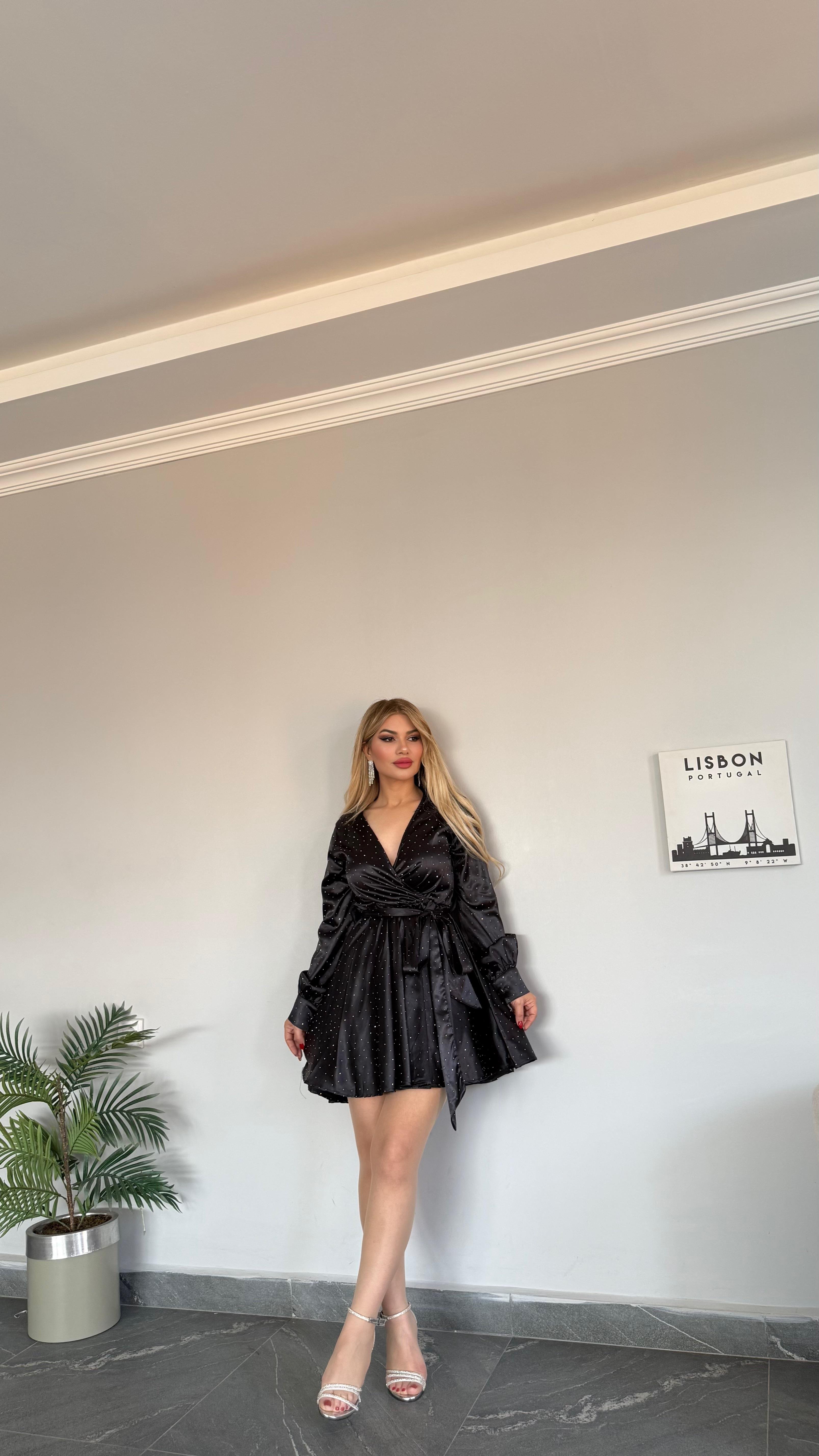 Taşlı kulaklı elbise siyah 