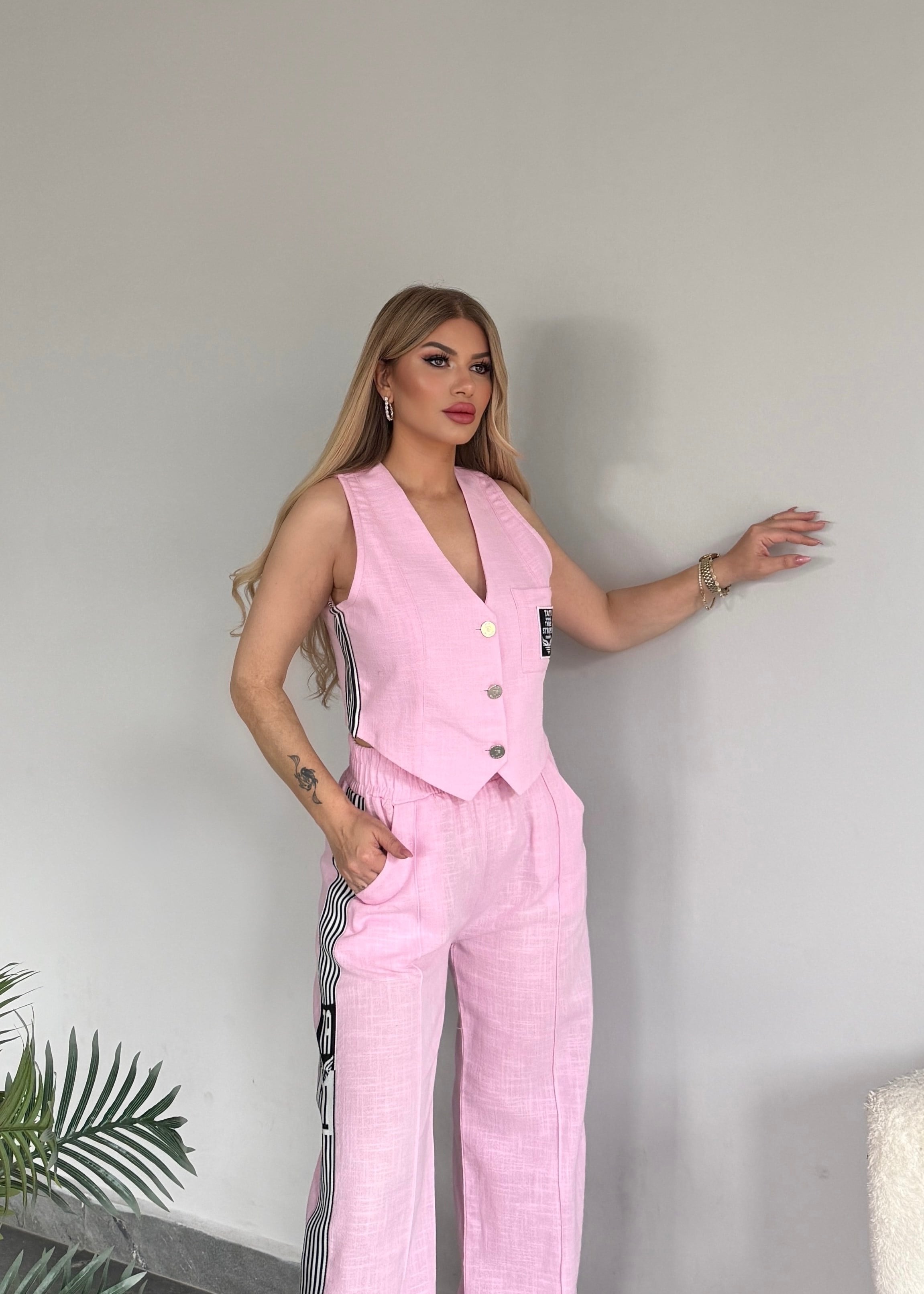 Yelekli logolu takım  pembe 