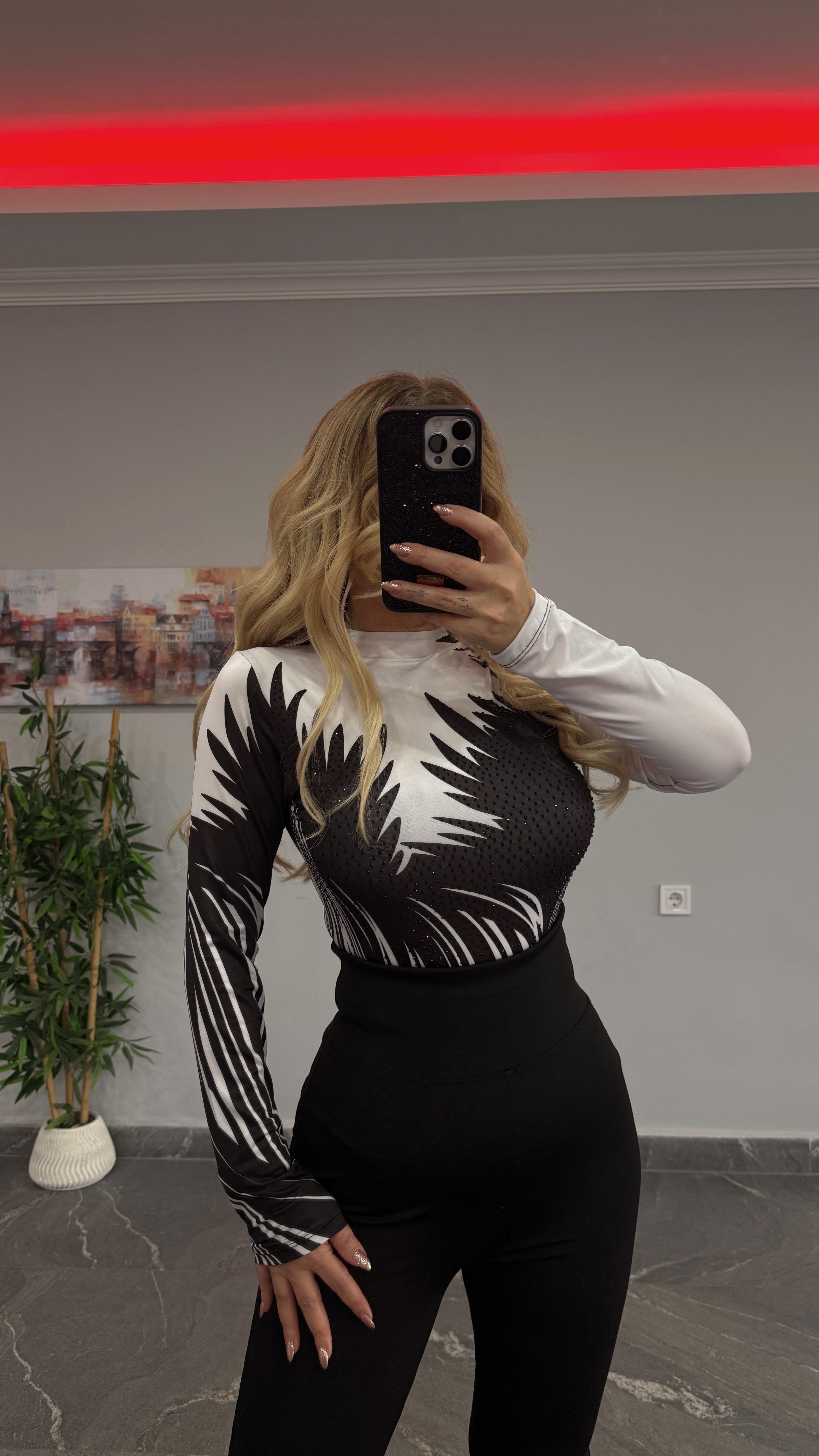 Zıbın taşlı body siyah 