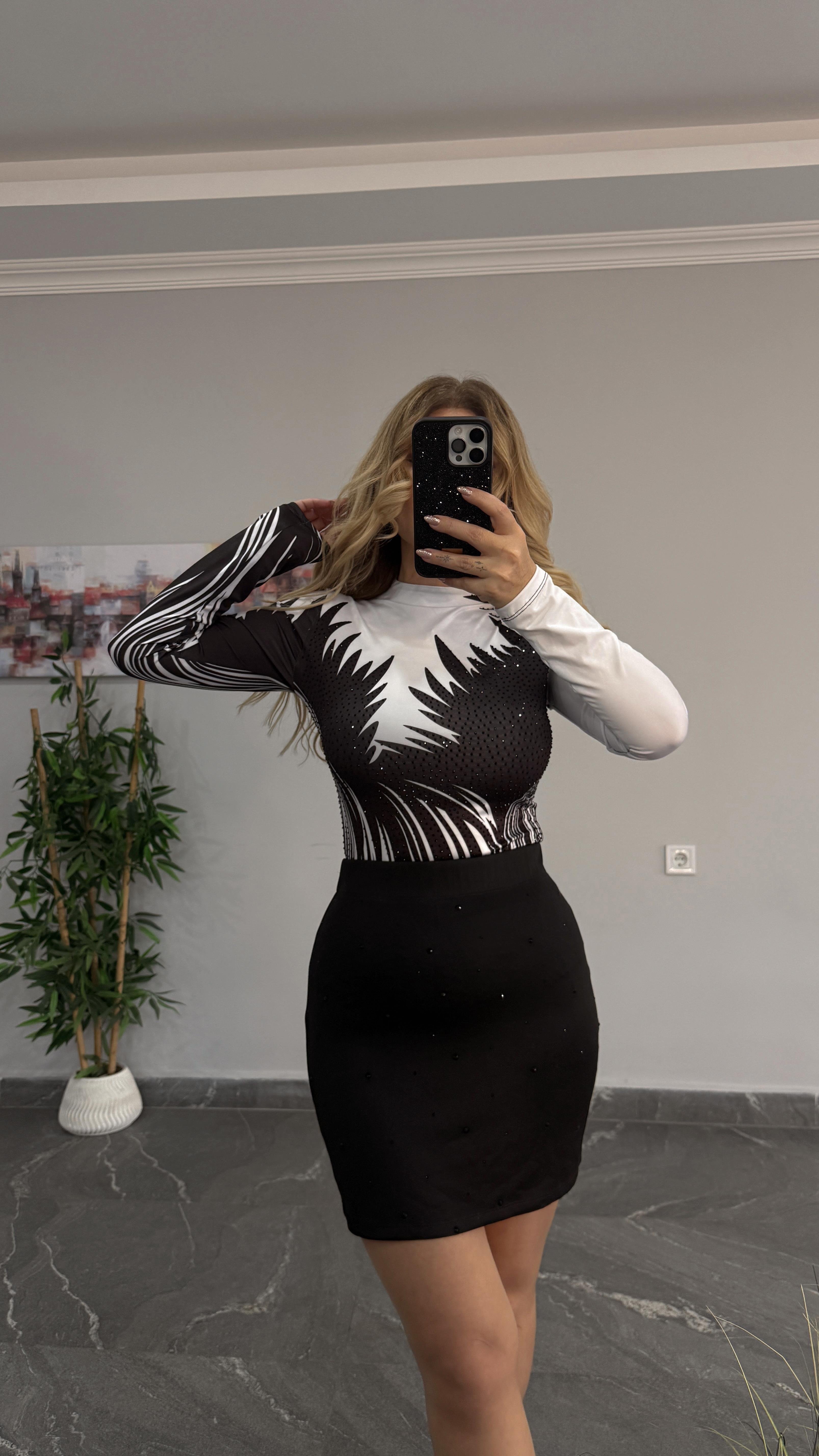 Zıbın taşlı body siyah 