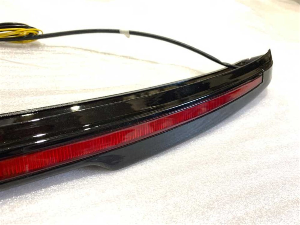 A3 SEDAN (2013-2019) IÇIN UYUMLU LED SPOILER PIANO BLACK (PARLAK SIYAH)