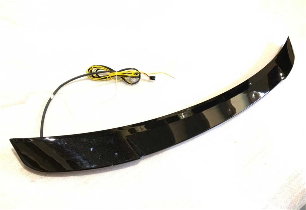 A3 SEDAN (2013-2019) IÇIN UYUMLU LED SPOILER PIANO BLACK (PARLAK SIYAH)