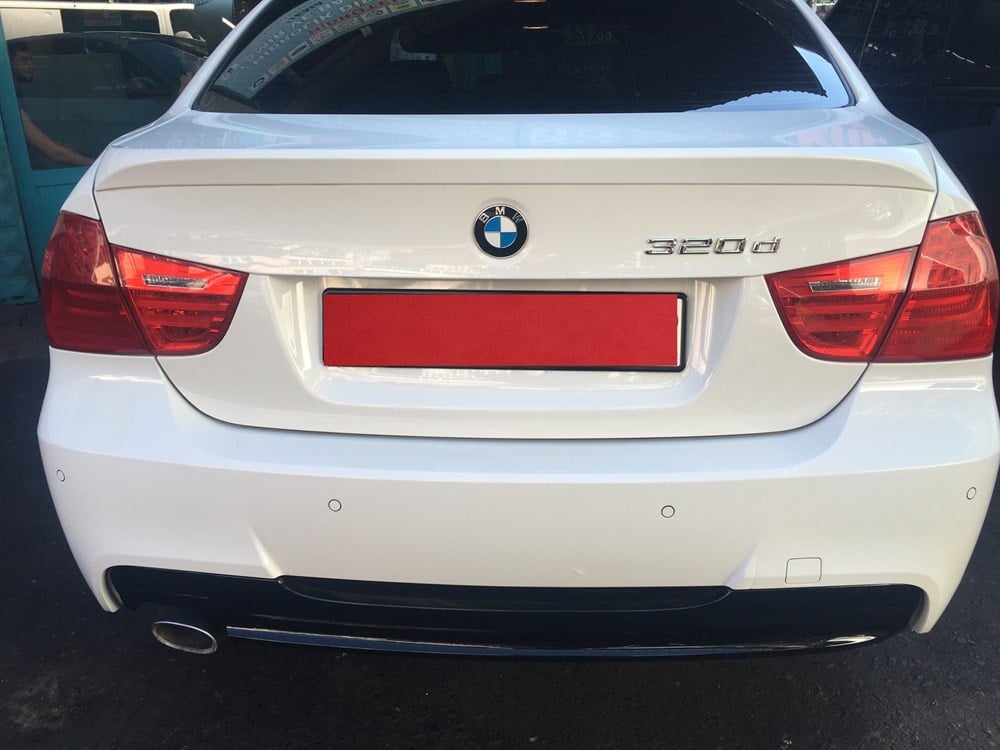 Bmw E90   Fiberglass Boyasız  Spoiler
