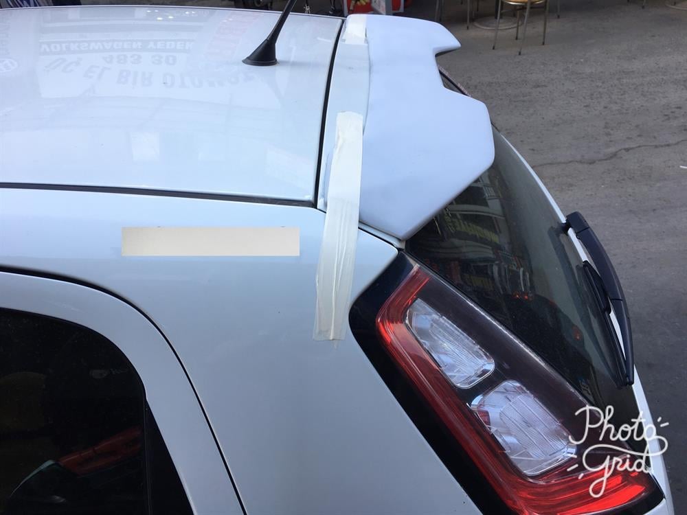 Fiat Punto  Abarth Spoiler  Fiberglass  Boyasız