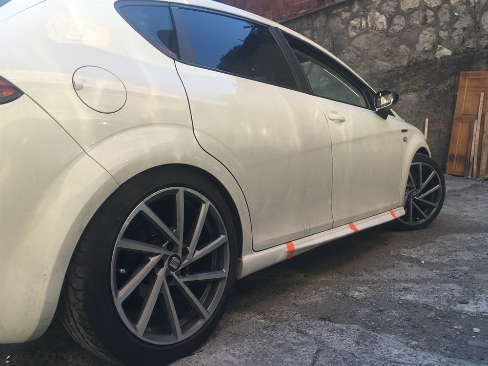 Seat Leon MK2 2005 2012 Fiberglass Boyasız Yan Marşpiyel