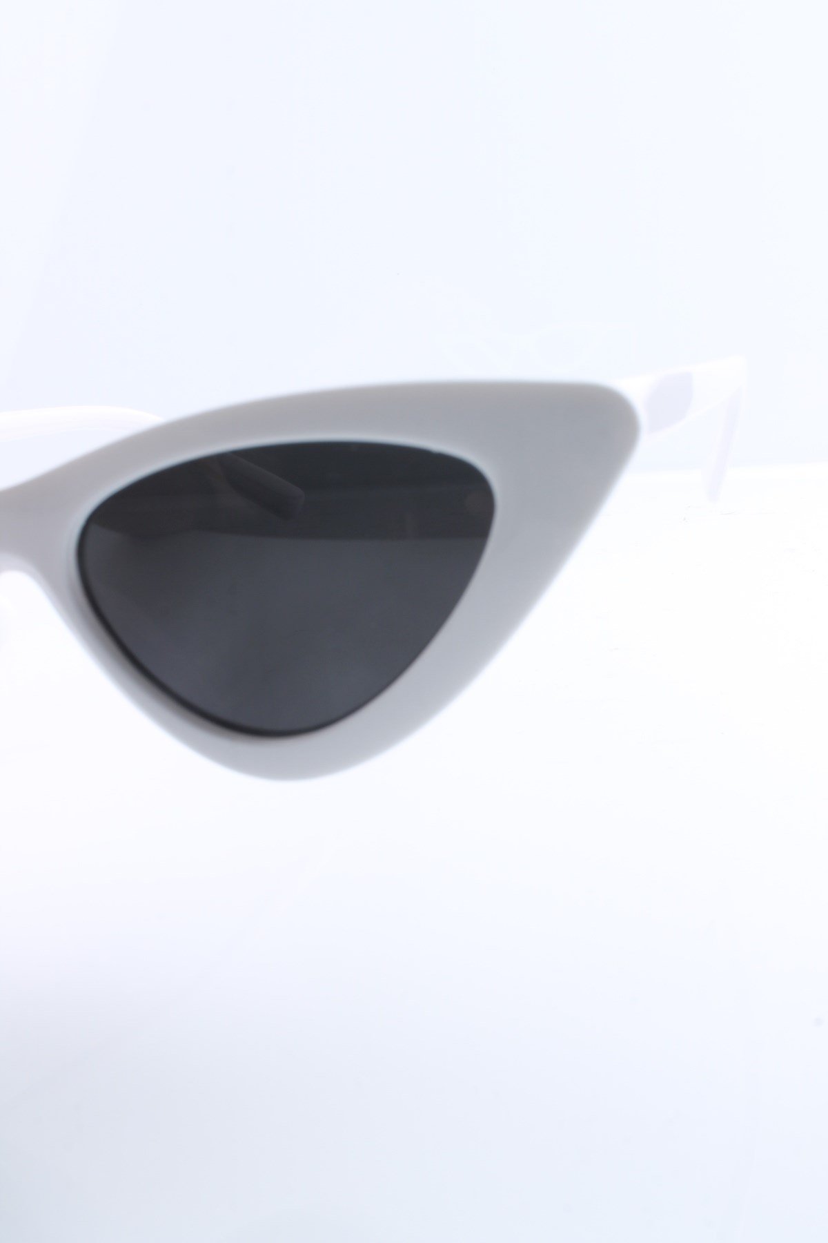 BEYAZ UV400 KADIN GÜNEŞ GÖZLÜĞÜ - BY MARINE - 4BM004R005