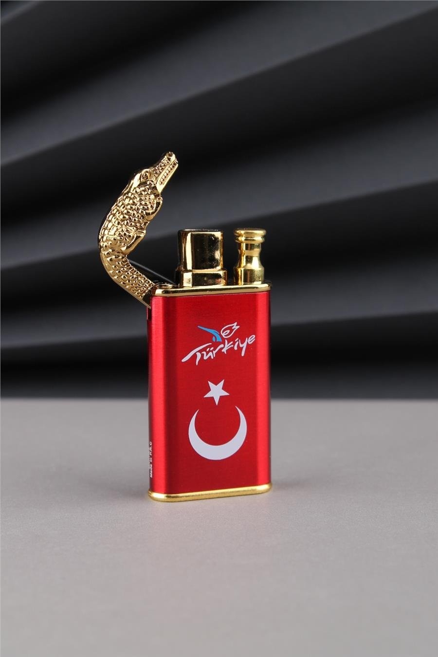 Silvio Monetti Altın Timsah Çakmak Özel Tasarım Türkiye Yazılı Ve Türk Bayrağı Çakmak 24CSM923MR003