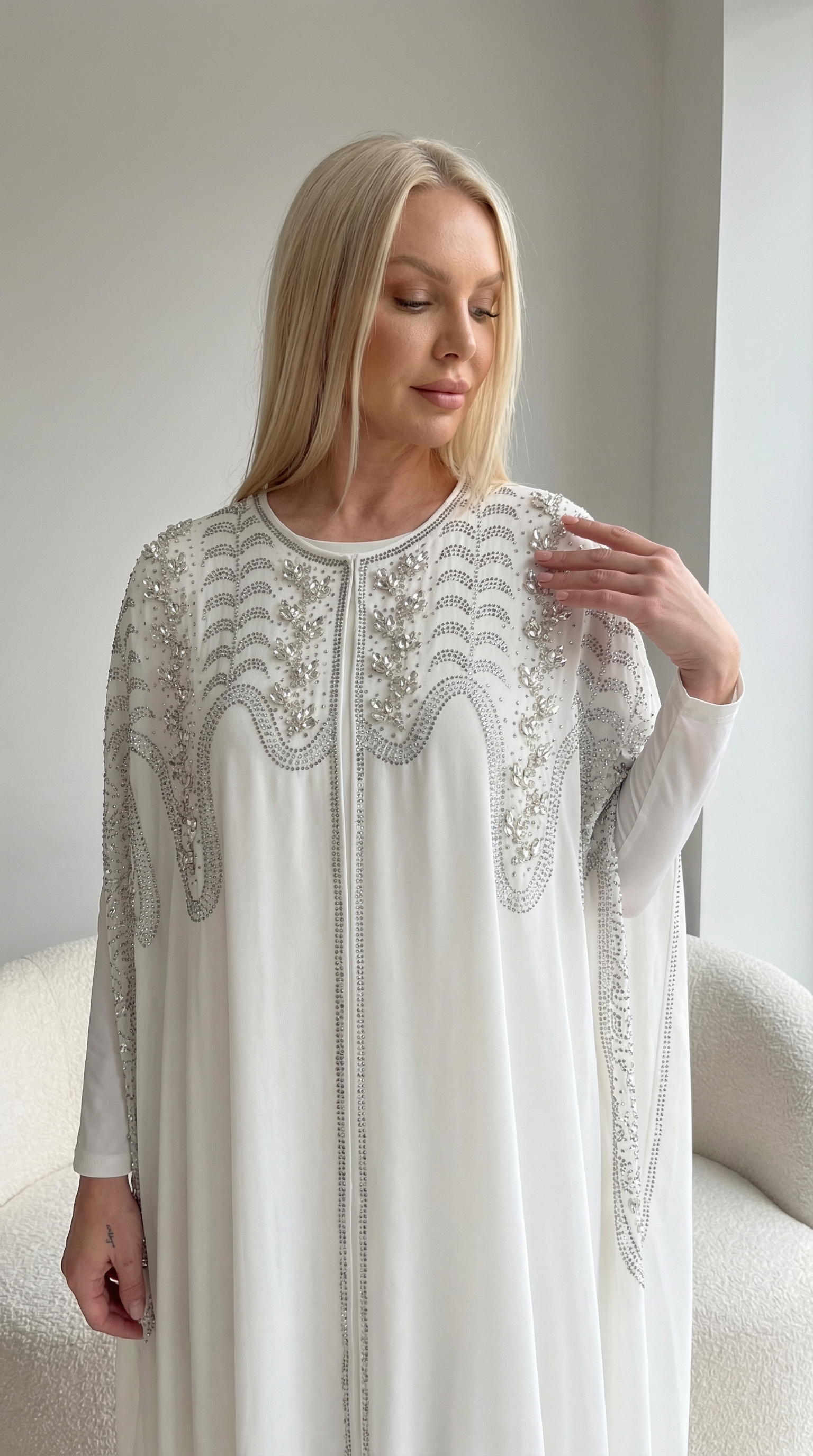 Kadın Beyaz Şifon Taş İşlemeli Abaya Elbise