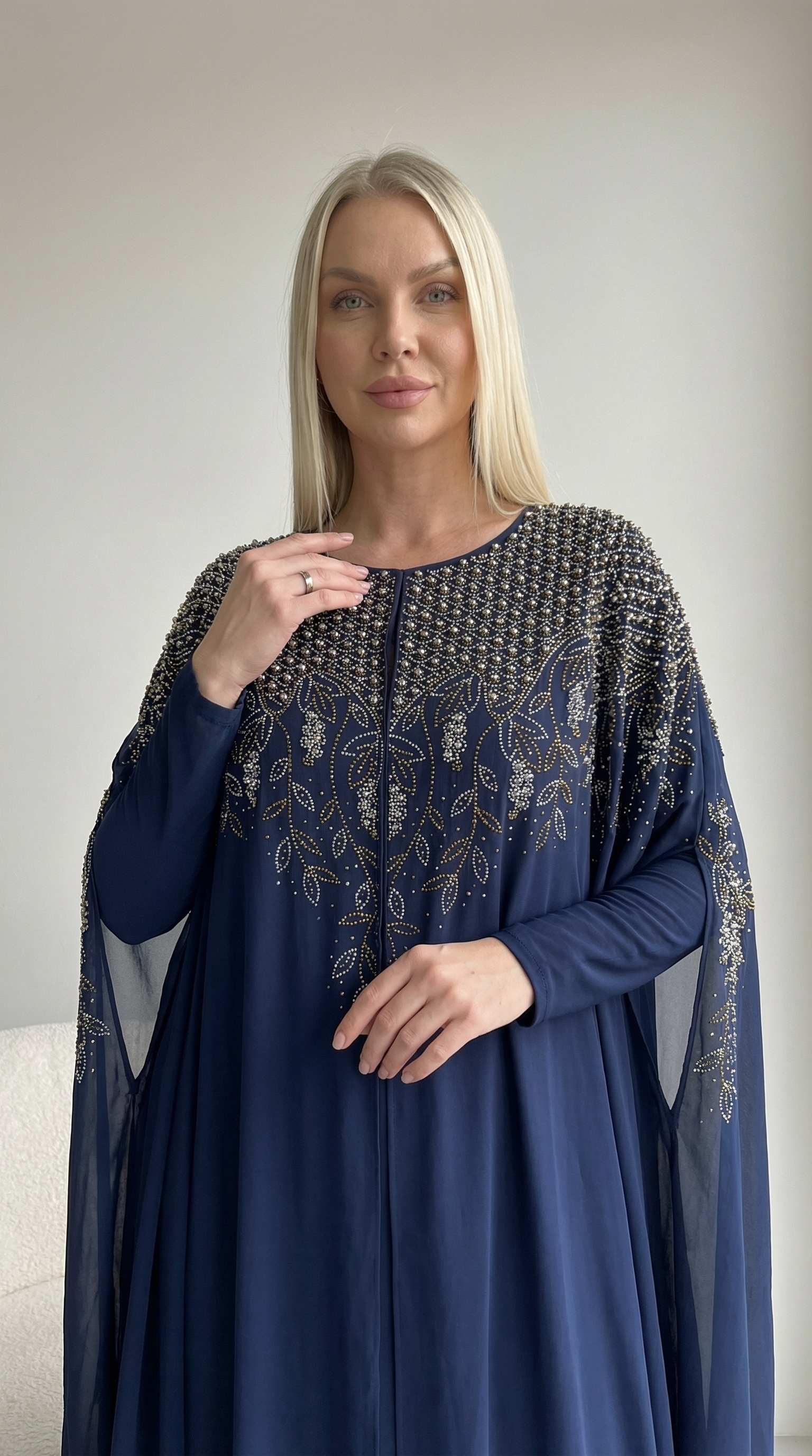 Lacivert Şifon İnci Ve Altın İşlemeli Abaya Elbise