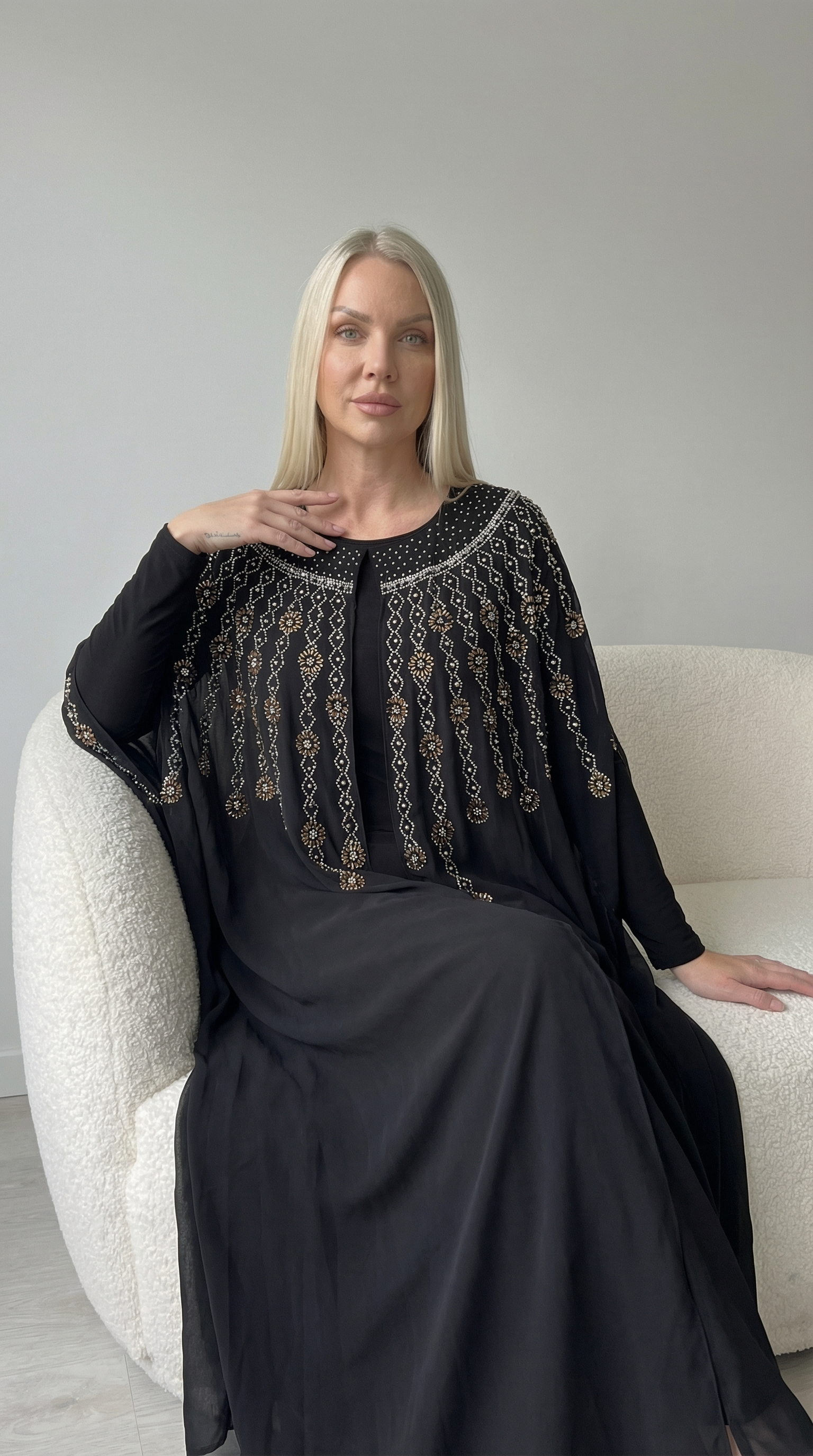 Şifon Altın Nakış İşlemeli Siyah Abaya Elbise Ferace